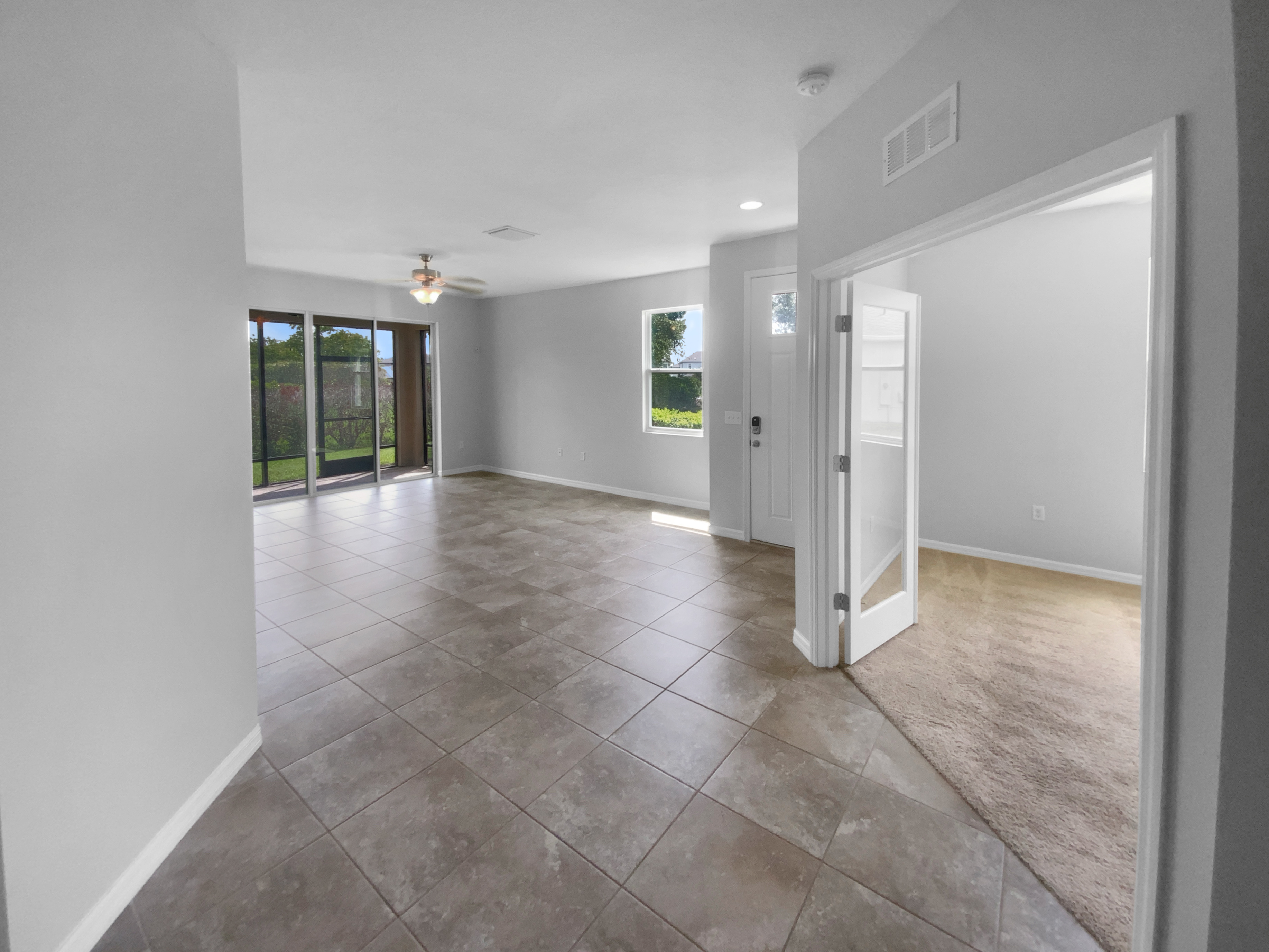 Photo 13 of 25 of 33083 Windelstraw Dr, Wesley Chapel, FL