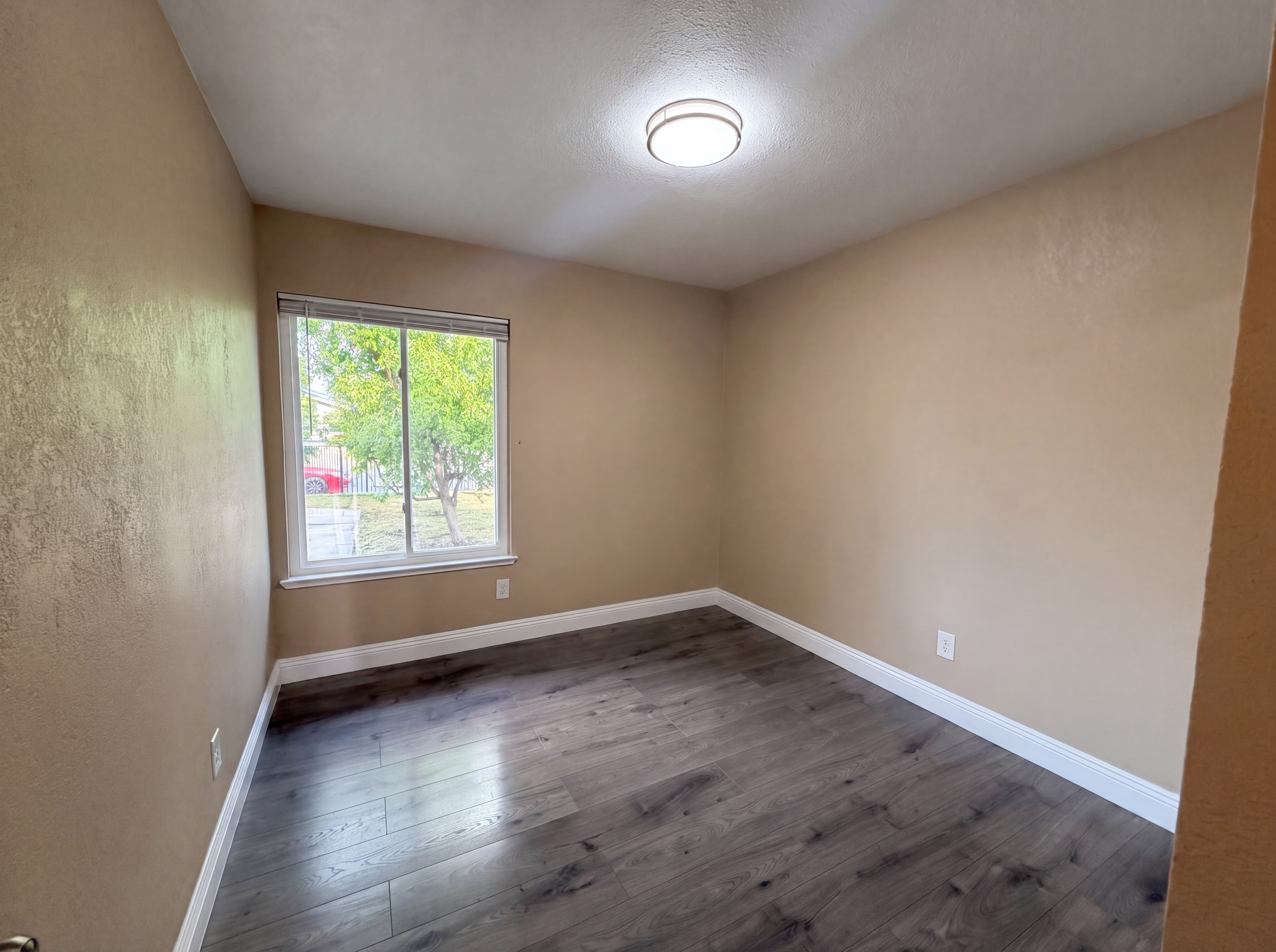 Photo 16 of 20 of 8232 Moorhaven Way, Sacramento, CA