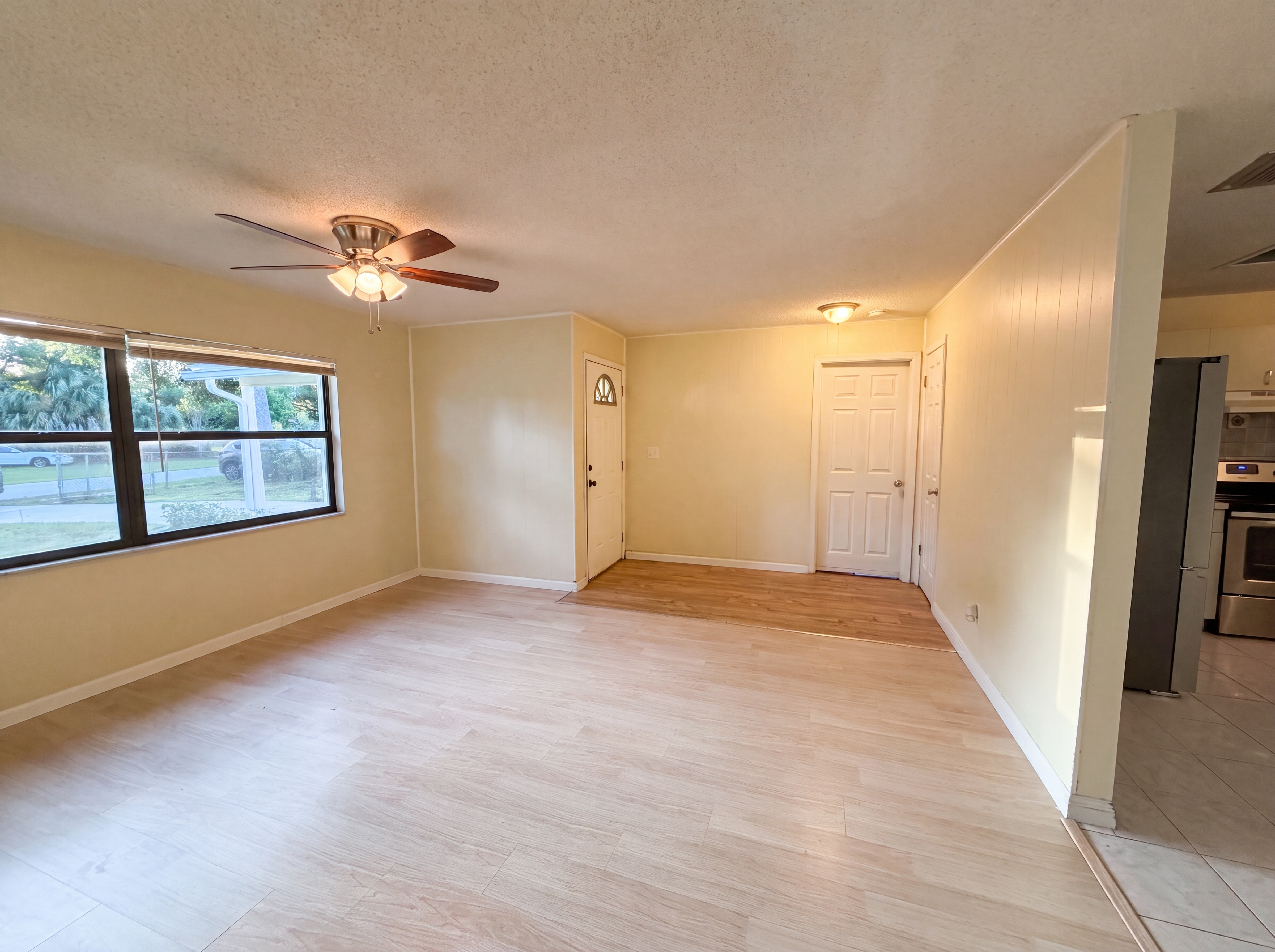 Photo 9 of 26 of 722 Virginia Ln, Apopka, FL
