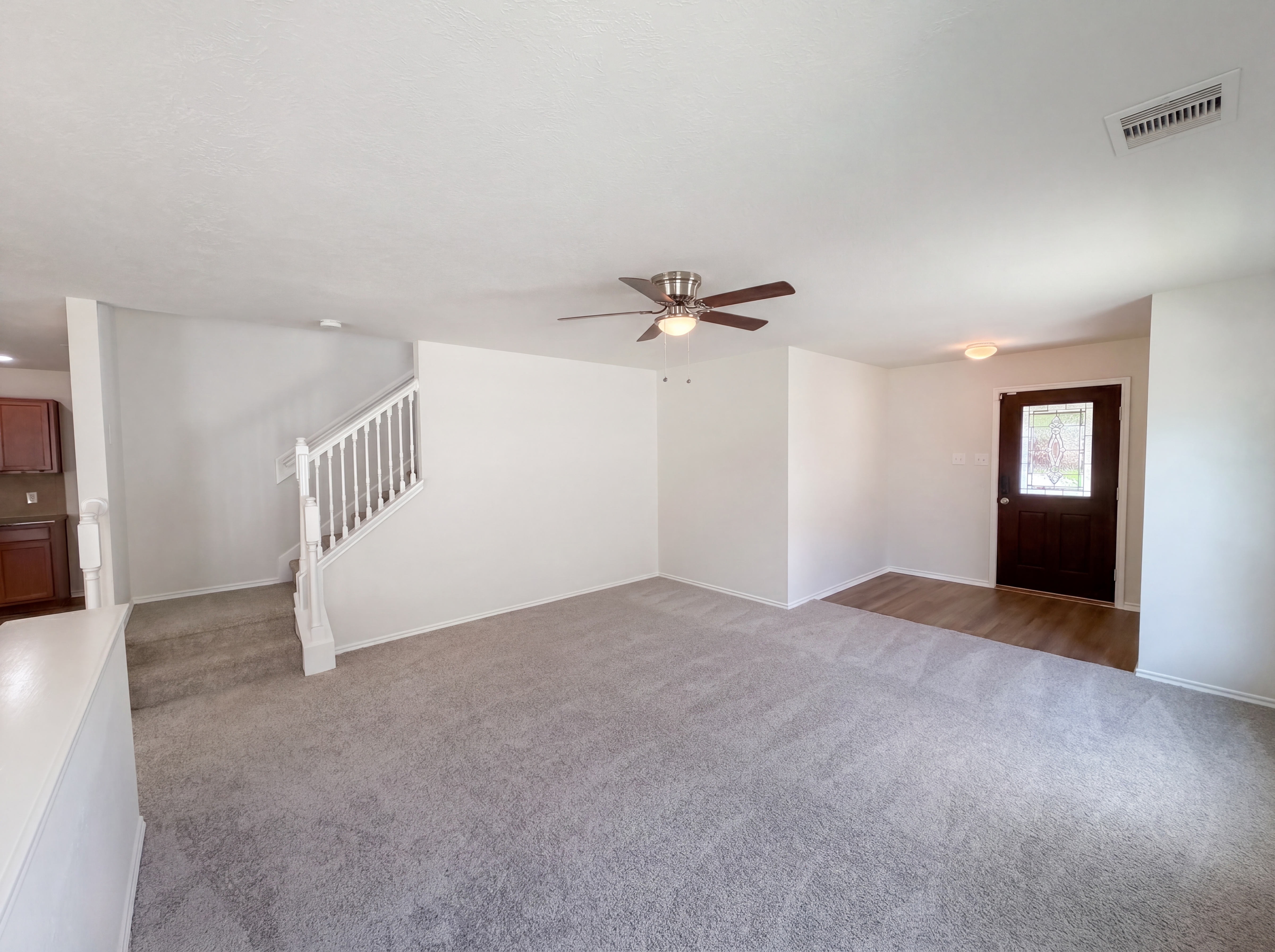 Photo 8 of 25 of 939 Staffordale Manor Ln, Houston, TX