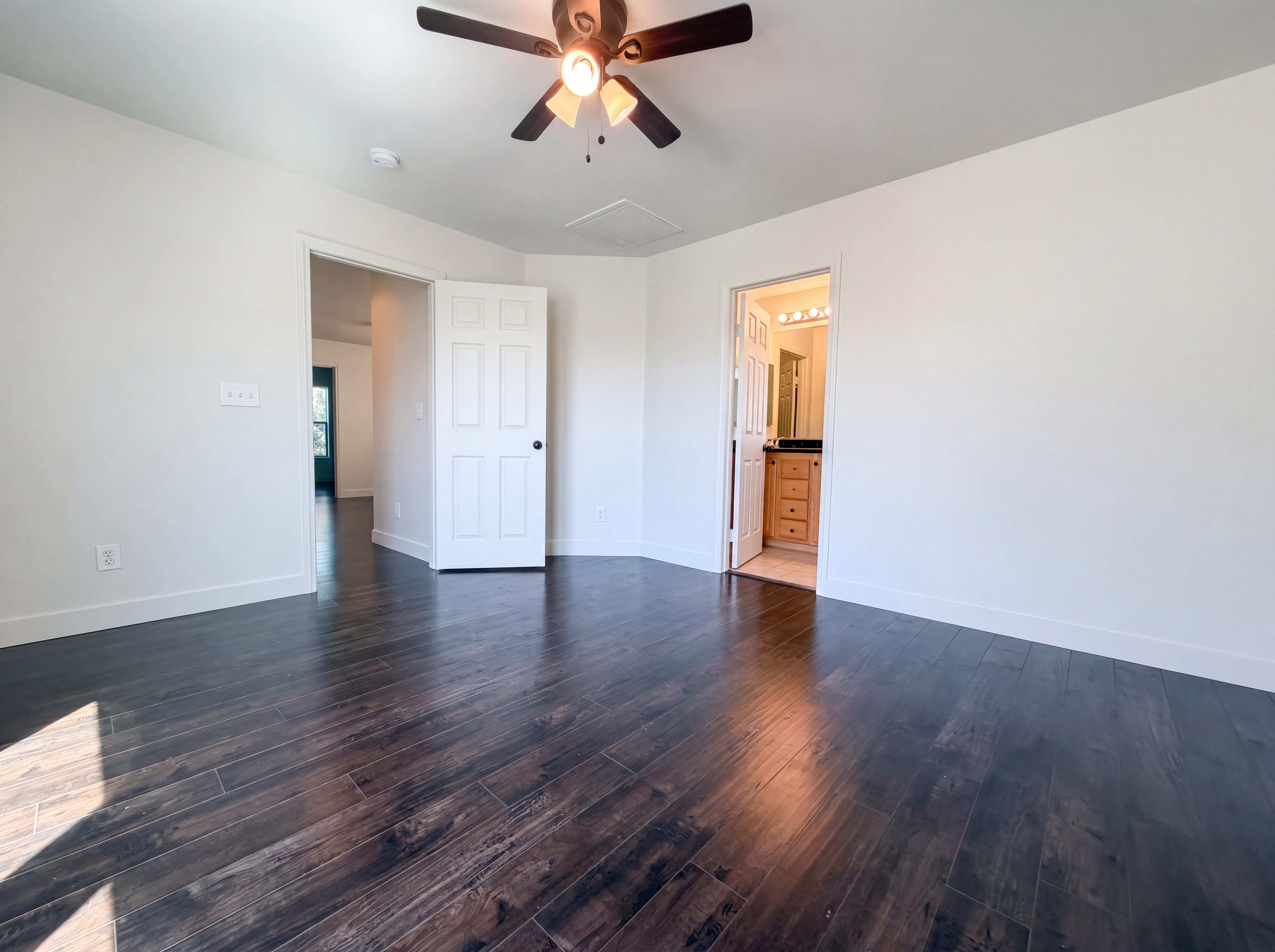 Photo 4 of 22 of 7274 Pine Barrens St, Las Vegas, NV