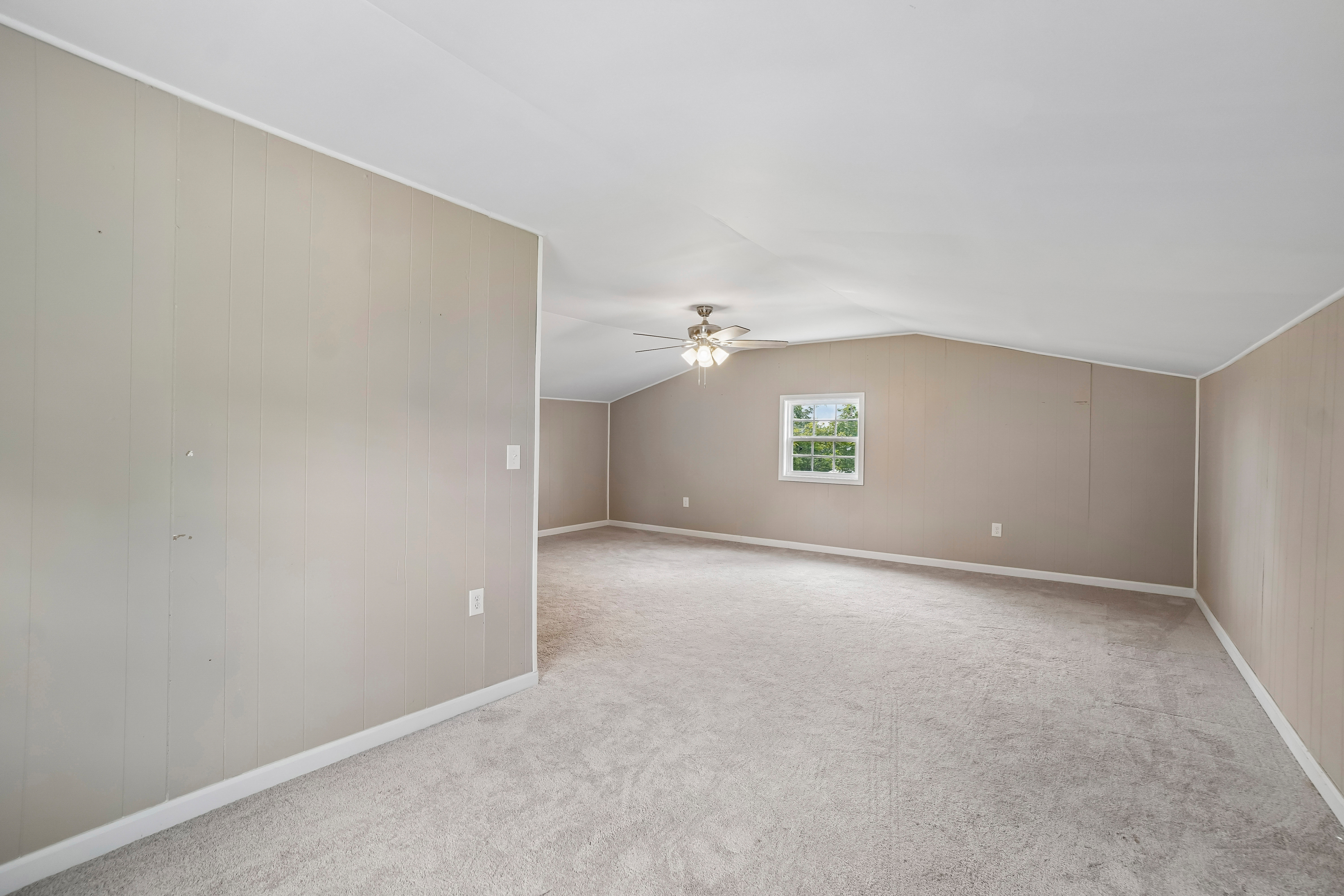Photo 23 of 36 of 807 Hilltop Dr, Greeneville, TN