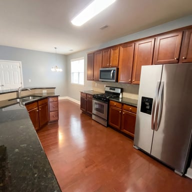 Property photo 2 of 8915 Cinder Ln