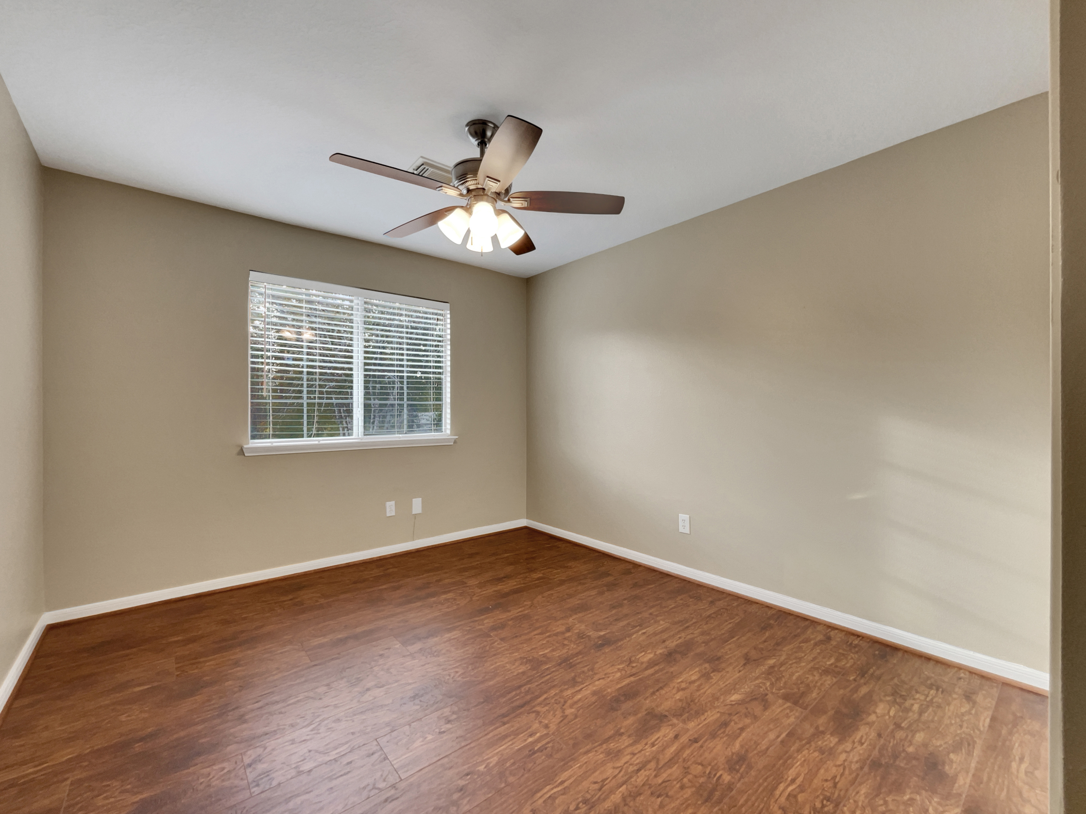 Photo 5 of 23 of 25823 Bearborough Dr, Spring, TX