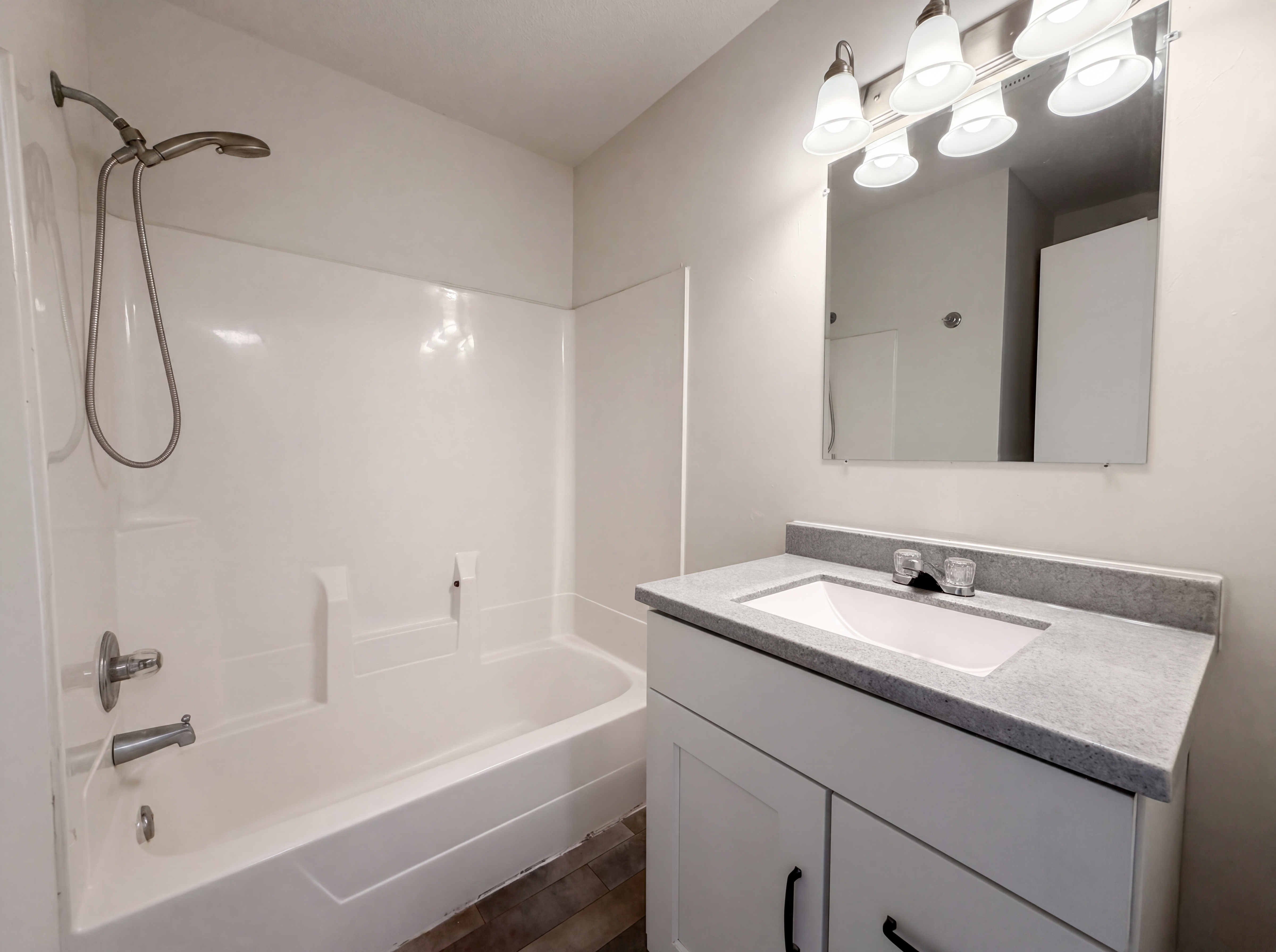 Photo 19 of 25 of 9429 Harkness Ave S, Cottage Grove, MN
