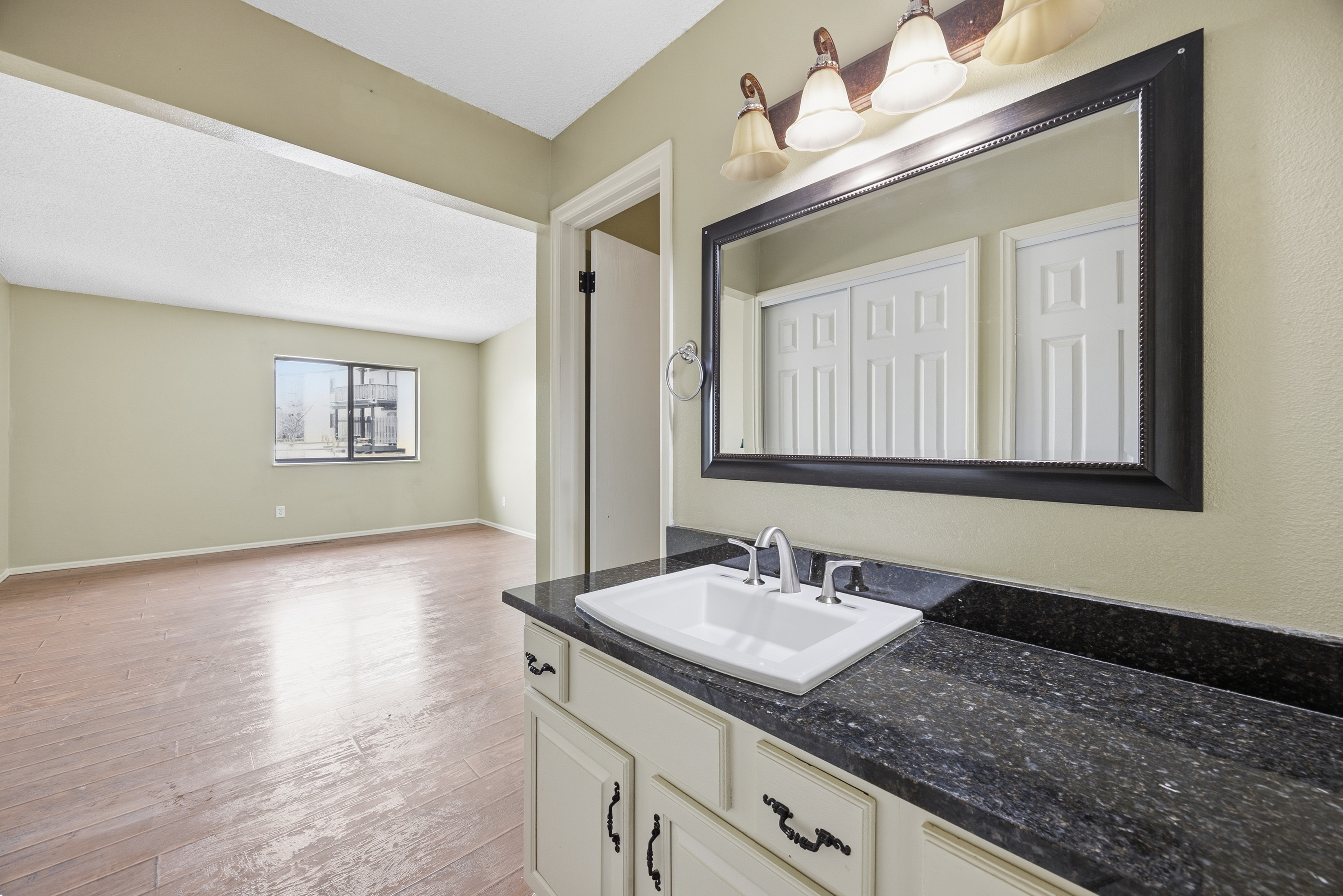 Photo 25 of 32 of 930 Fontmore Rd, Colorado Springs, CO