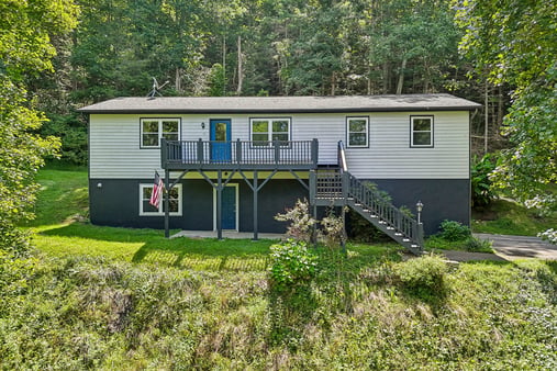 Photo 1 of 46 of 19 Jupiter Hts, Weaverville, NC