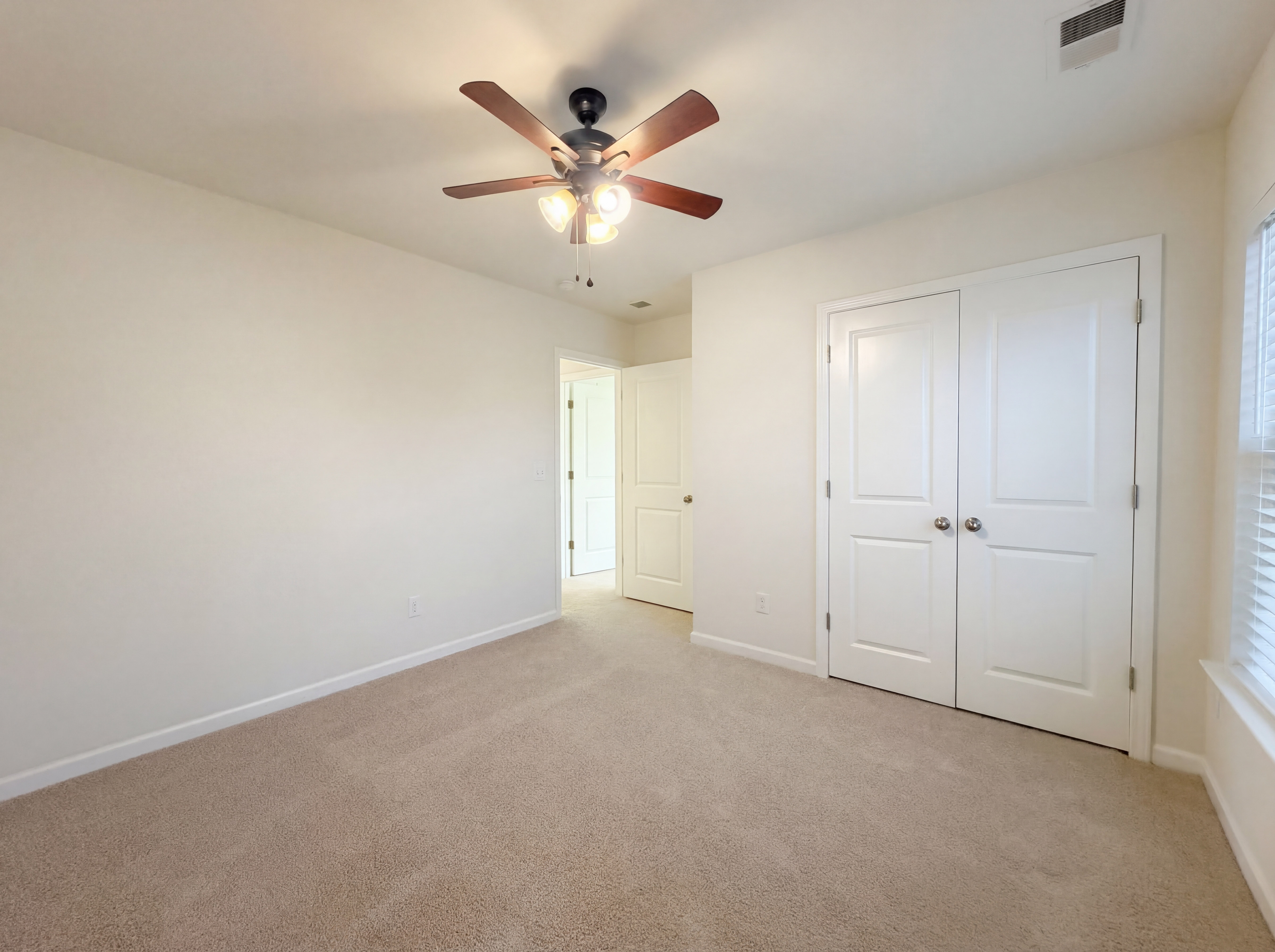 Photo 16 of 22 of 130 Hyrne Dr, Goose Creek, SC