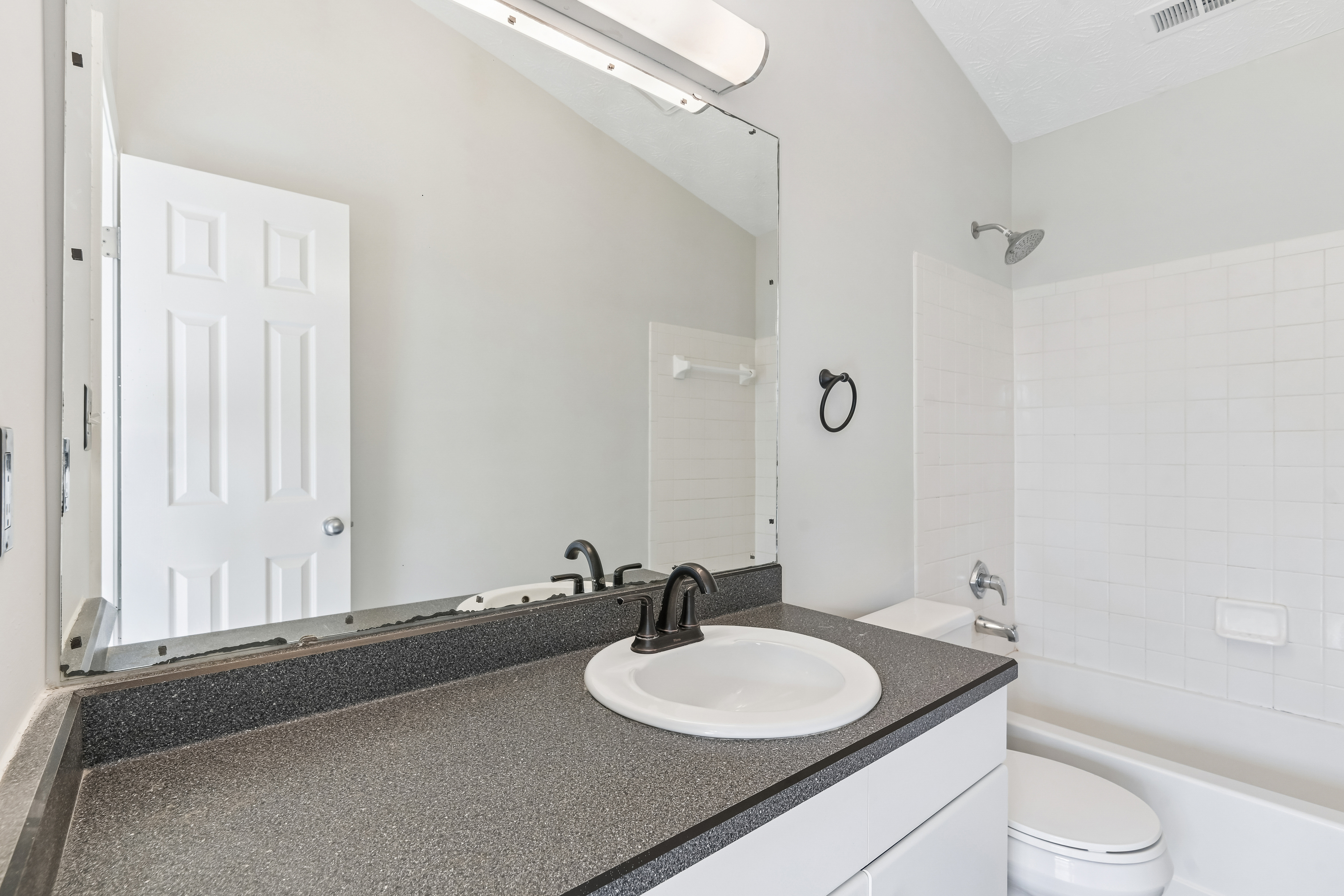 Photo 6 of 42 of 3711 Magenta Ln, Indianapolis, IN