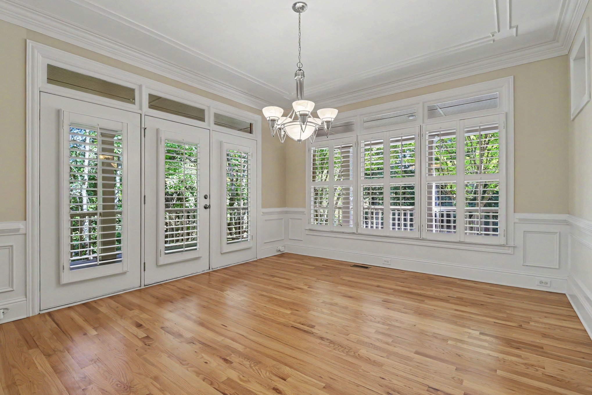 Photo 7 of 22 of 720 Barberry Dr, Alpharetta, GA