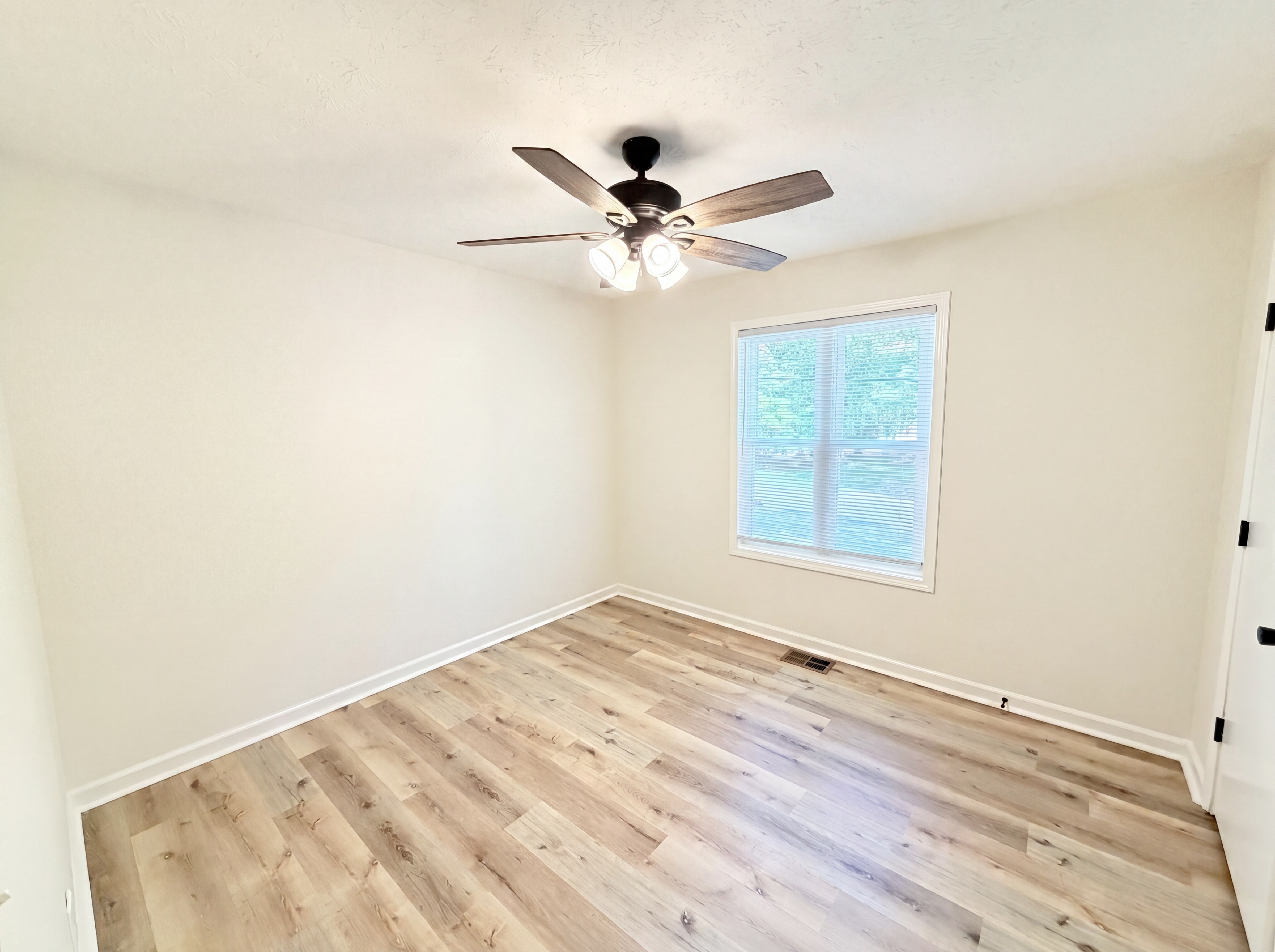 Photo 12 of 24 of 1327 Towne Harbor Trl, Woodstock, GA