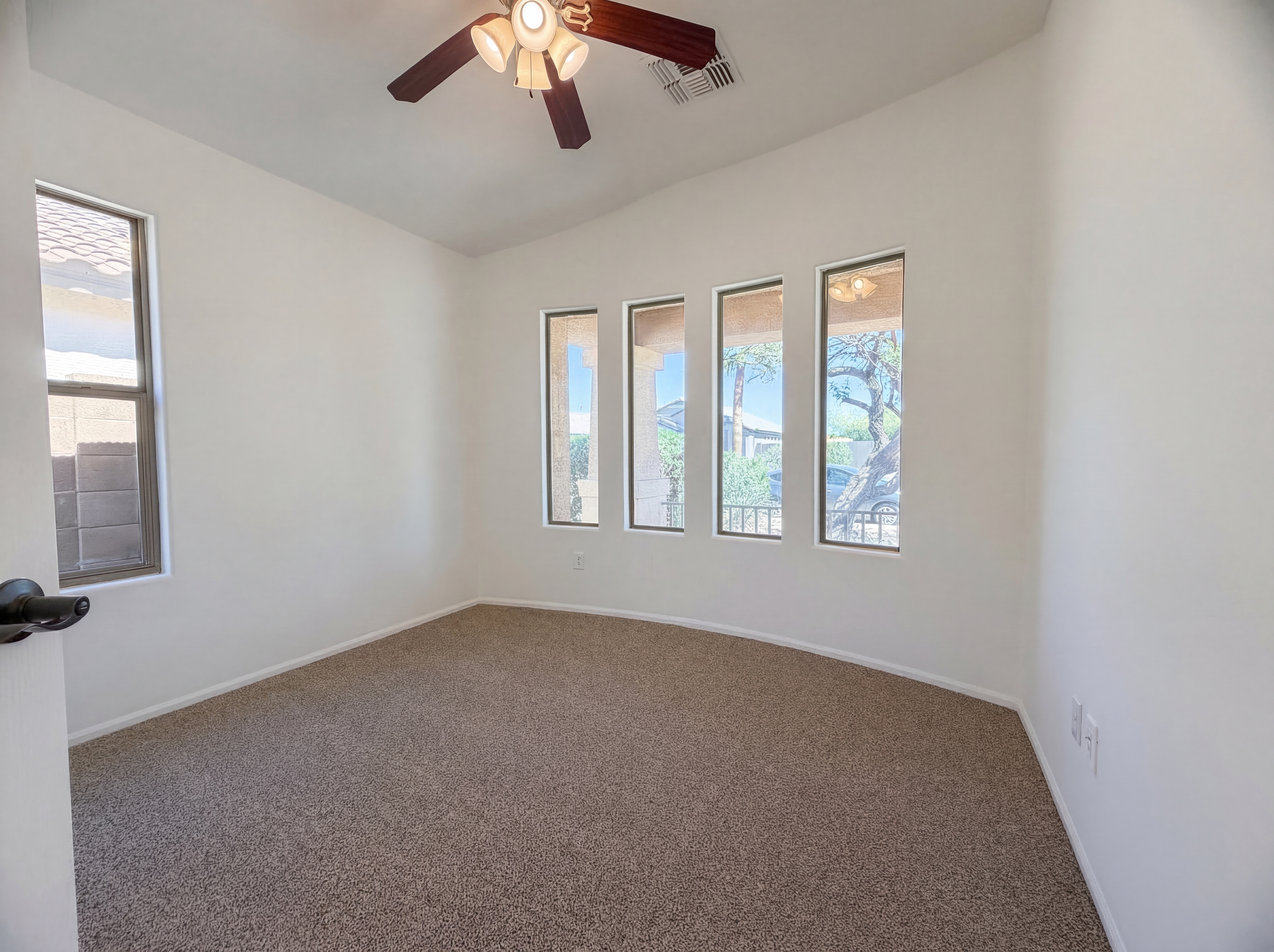 Photo 8 of 17 of 38060 N Bonnie Ln, San Tan Valley, AZ