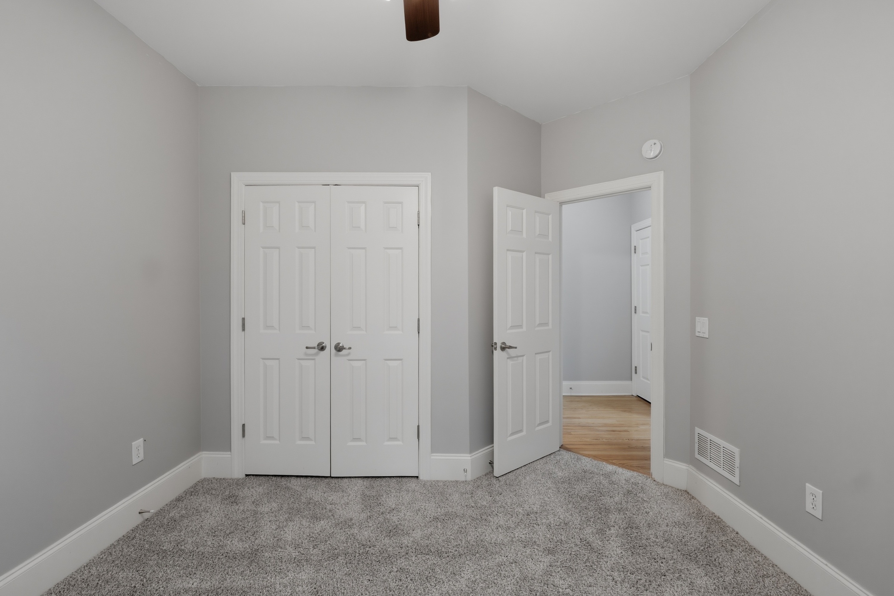 Photo 19 of 51 of 4530 Oak Brook Dr SE, Smyrna, GA