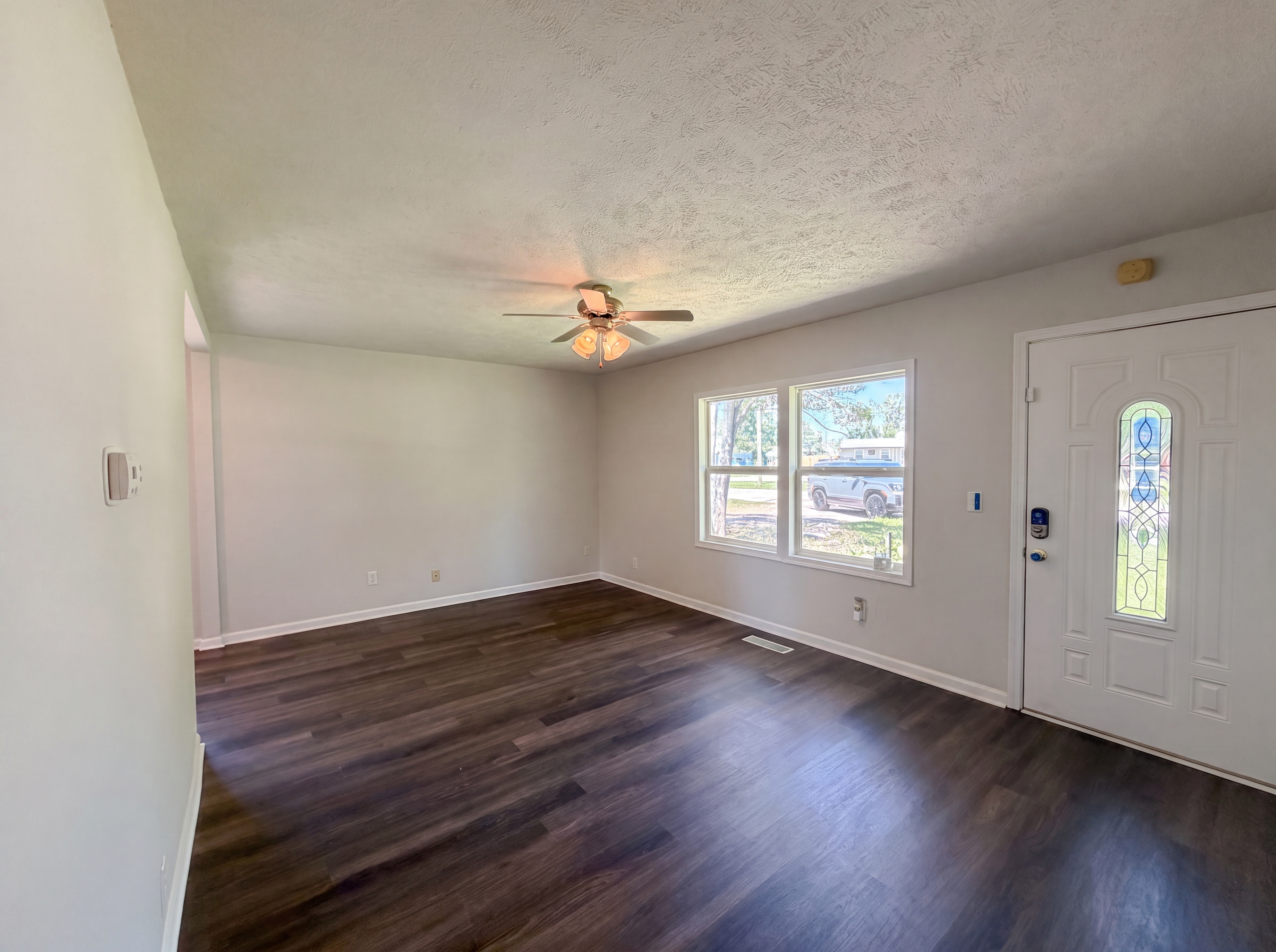 Photo 7 of 15 of 217 Crestwood Dr, Whiteland, IN