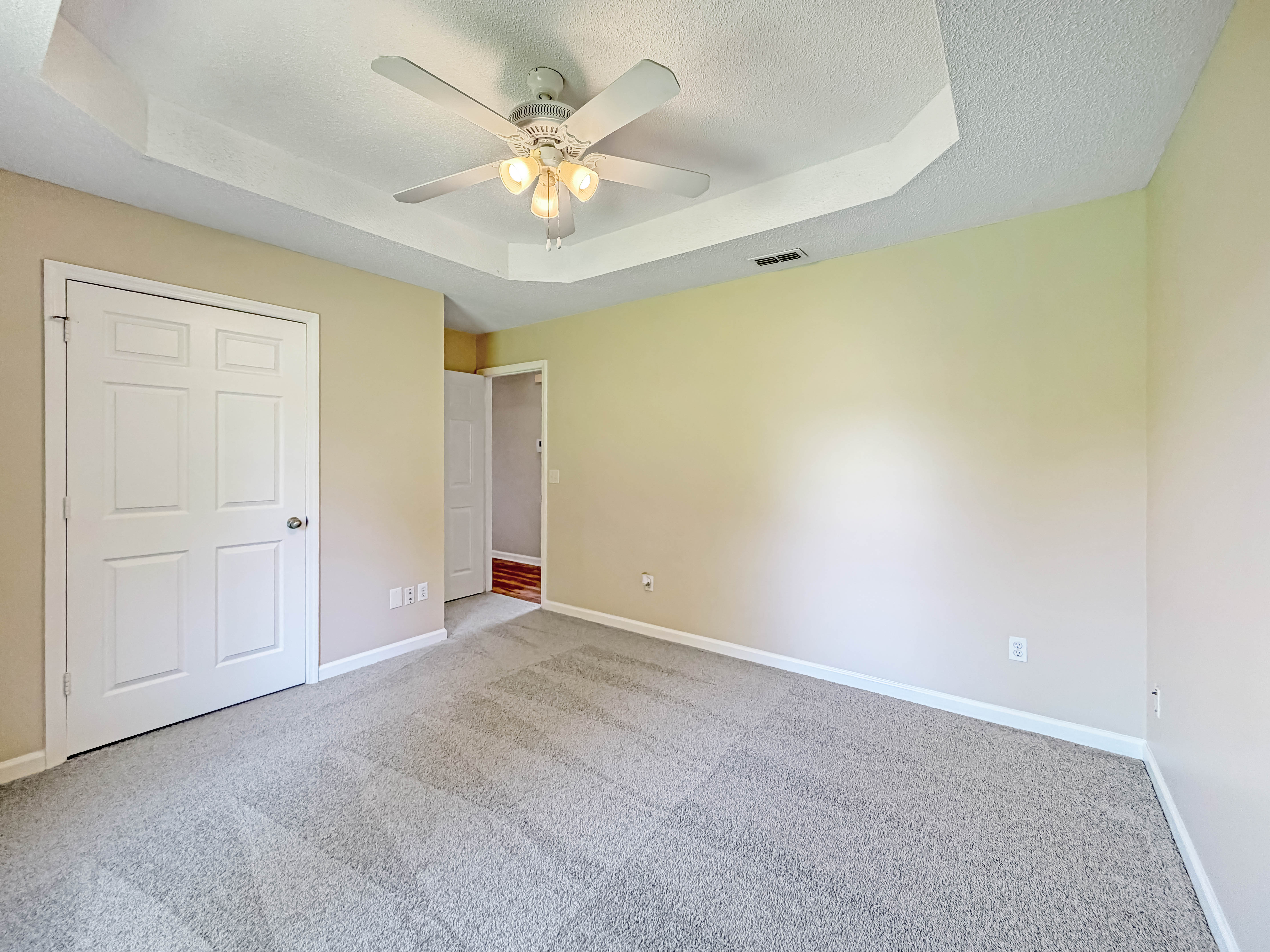 Photo 13 of 21 of 104 Frontier Ln, La Vergne, TN