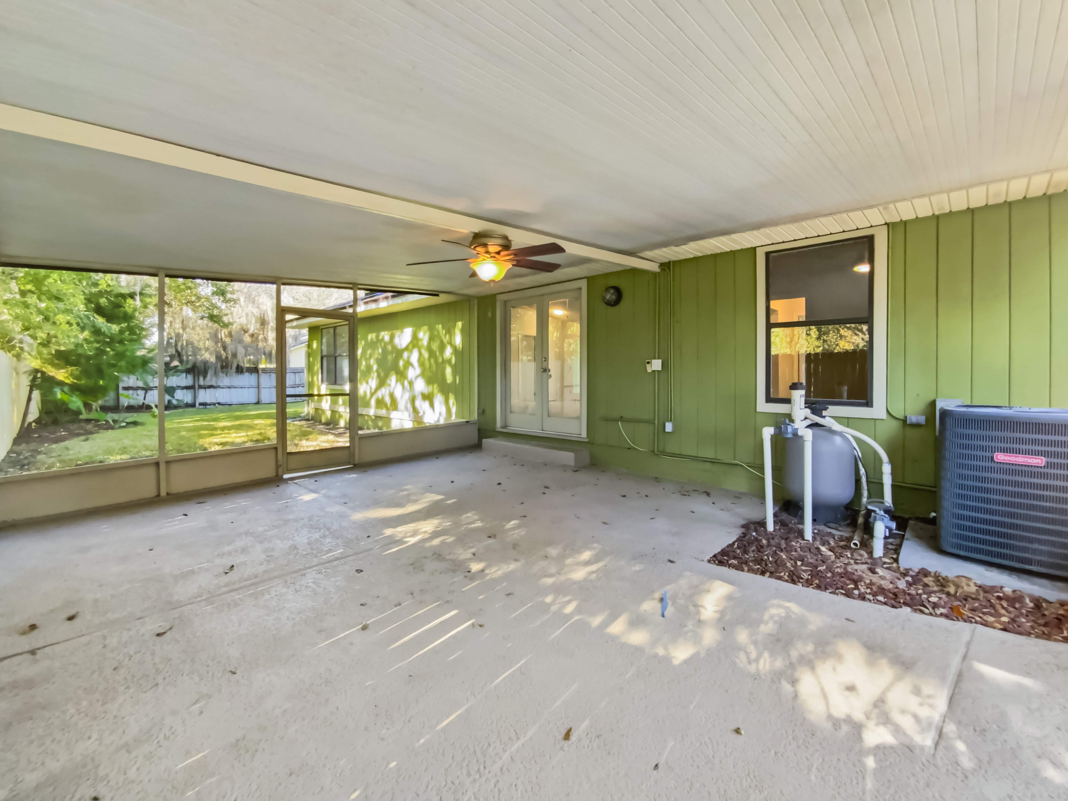 Photo 6 of 22 of 2440 Deloach Ln, Jacksonville, FL