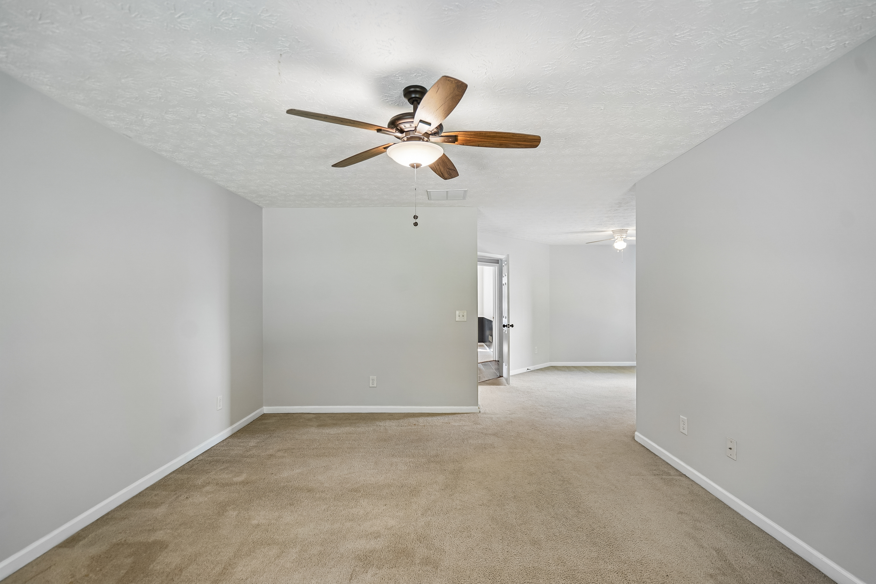 Photo 4 of 31 of 2213 Skylar Leigh Dr, Buford, GA