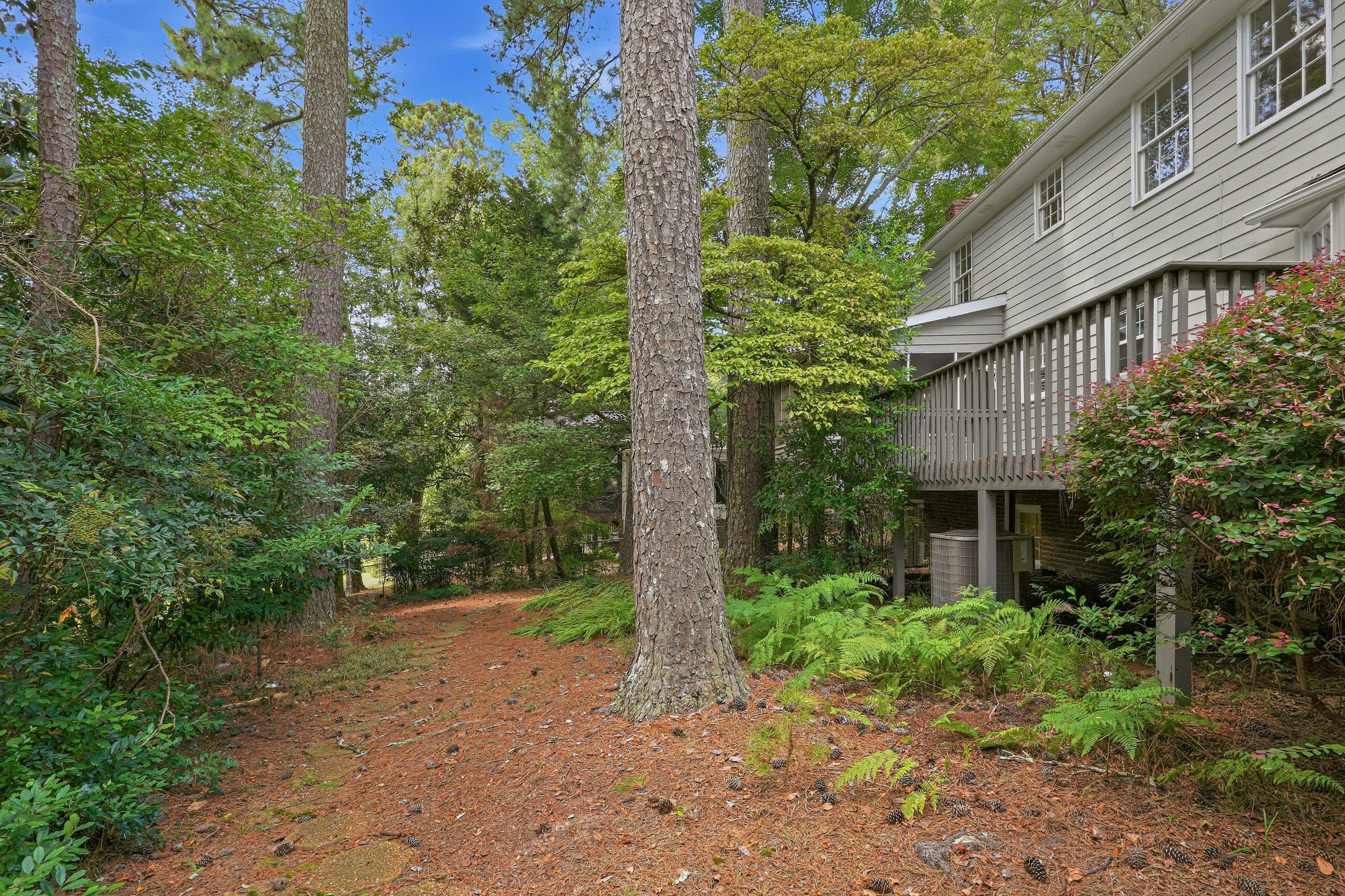 Photo 29 of 33 of 1127 Aurora Ct, Atlanta, GA