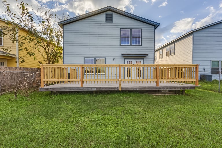 Photo 4 of 19 - 7526 Glen Vly, San Antonio, TX 78242