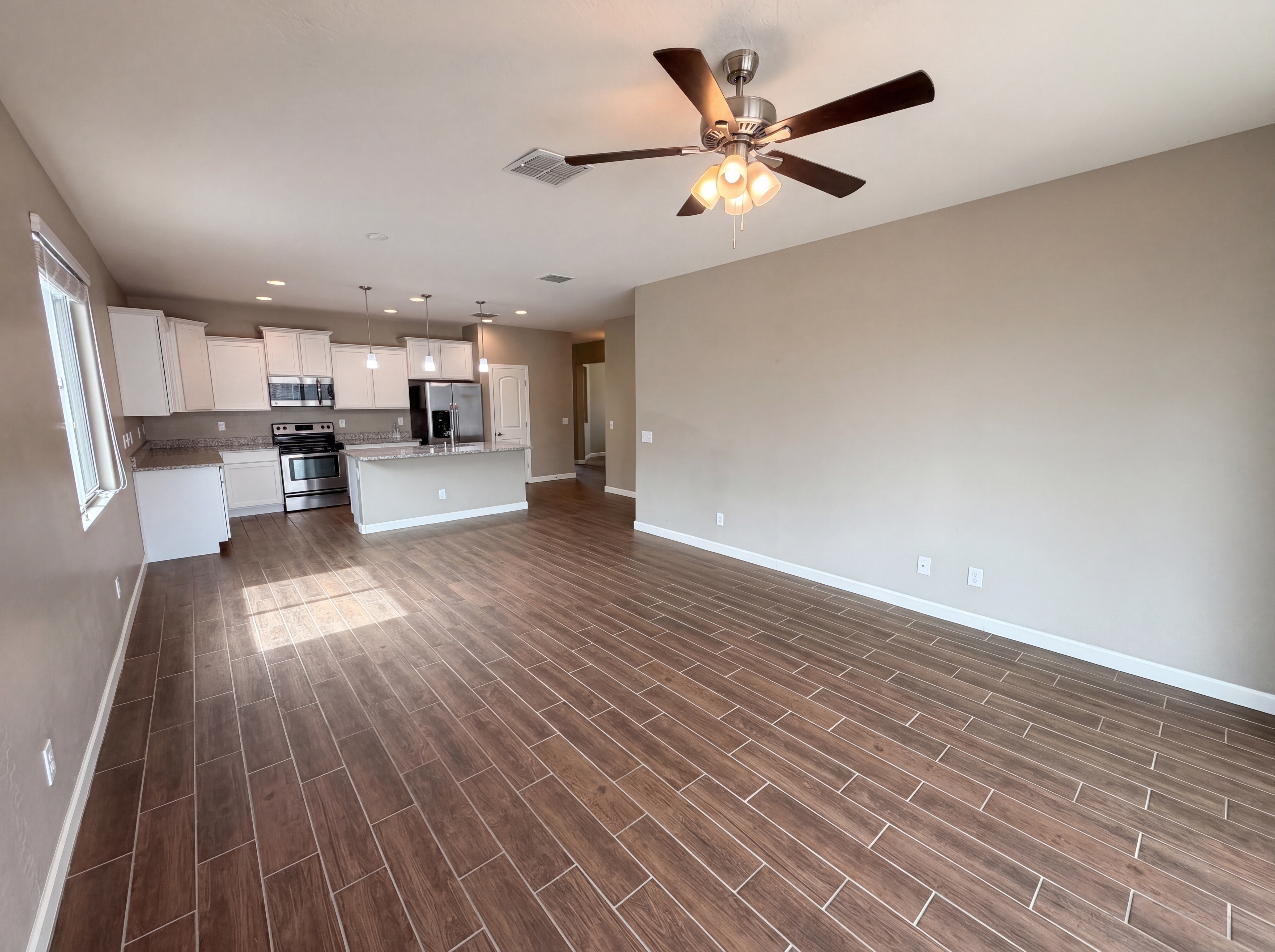 Photo 10 of 31 of 23680 W Magnolia Dr, Buckeye, AZ