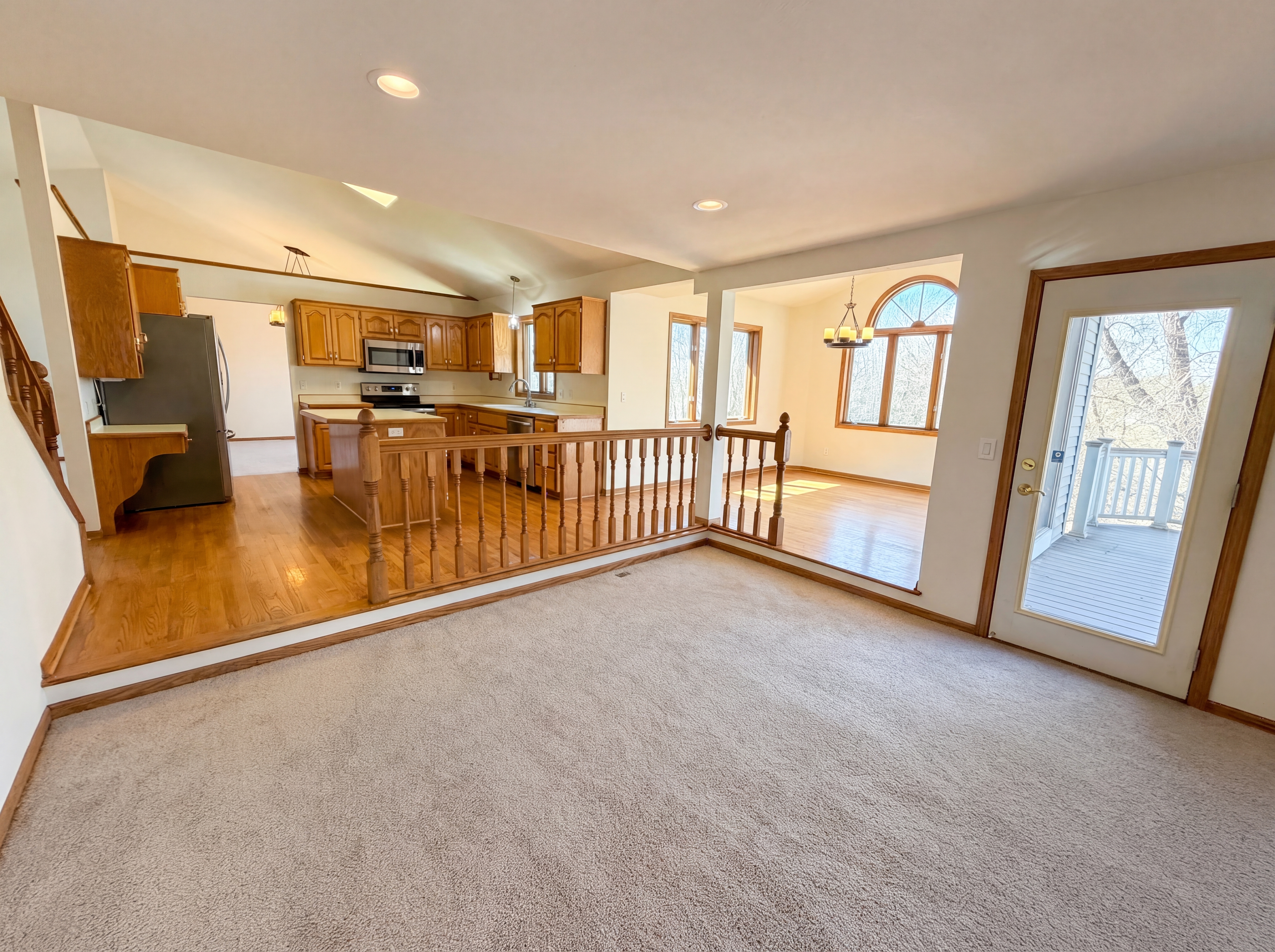 Photo 7 of 38 of 8433 Upland Ln N, Maple Grove, MN