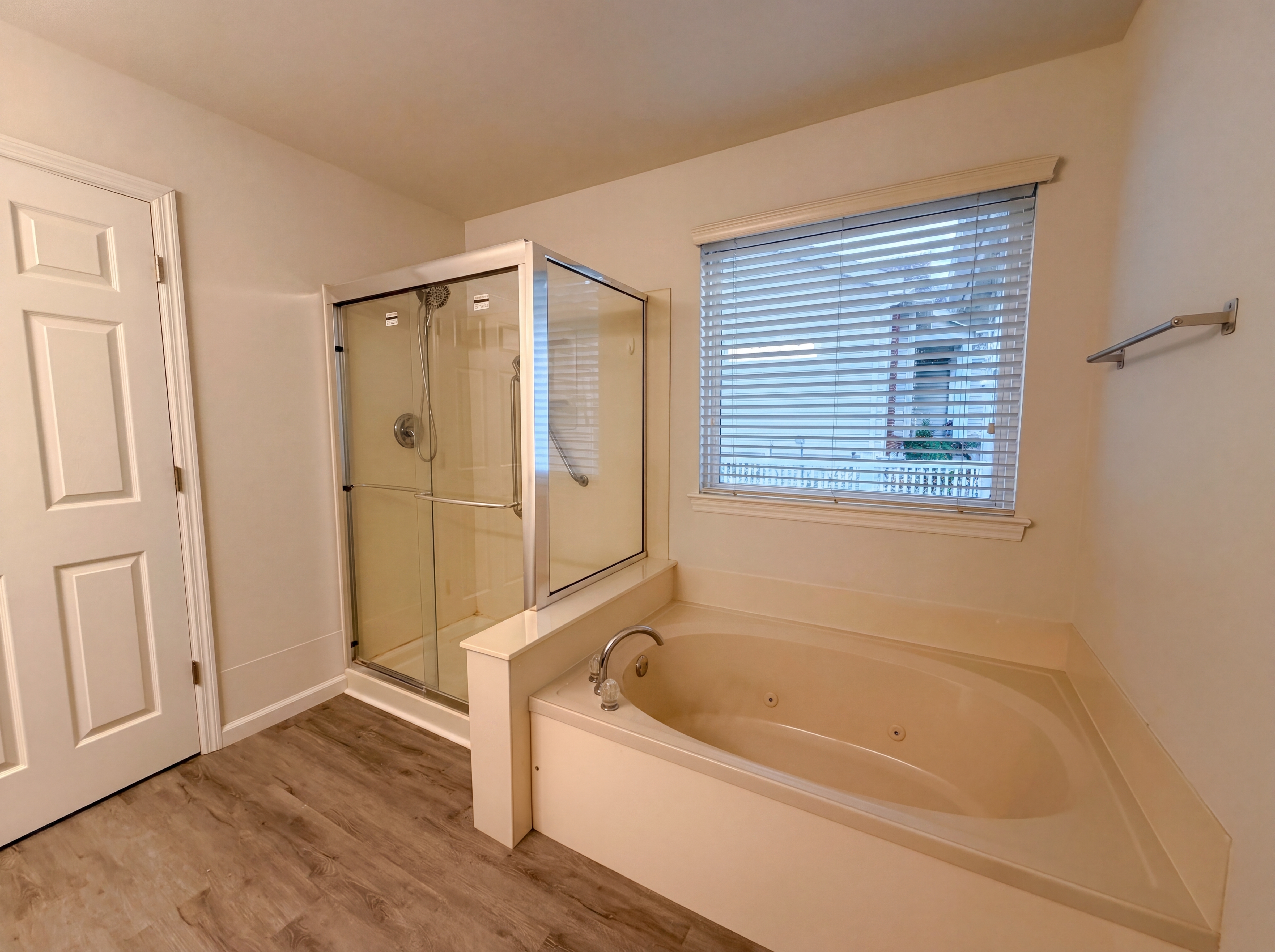 Photo 19 of 26 of 2212 Harborside Dr, DARDENNE PRAIRIE, MO