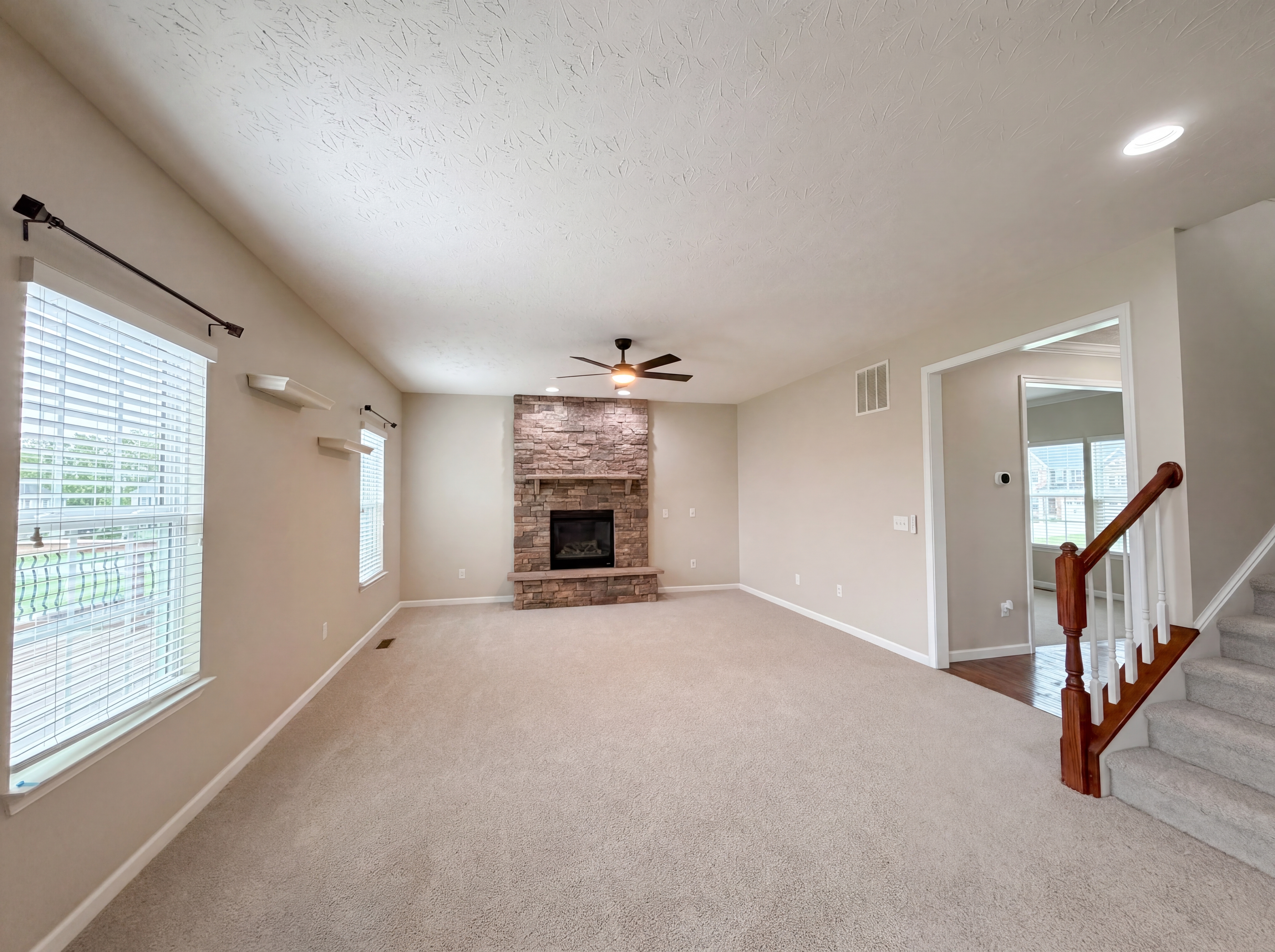 Photo 13 of 37 of 7533 Cherokee Ln, Liberty Township, OH