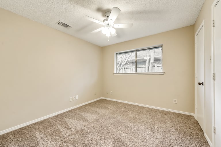 Photo 23 of 31 - 2533 Indian Hills Dr, Plano, TX 75075