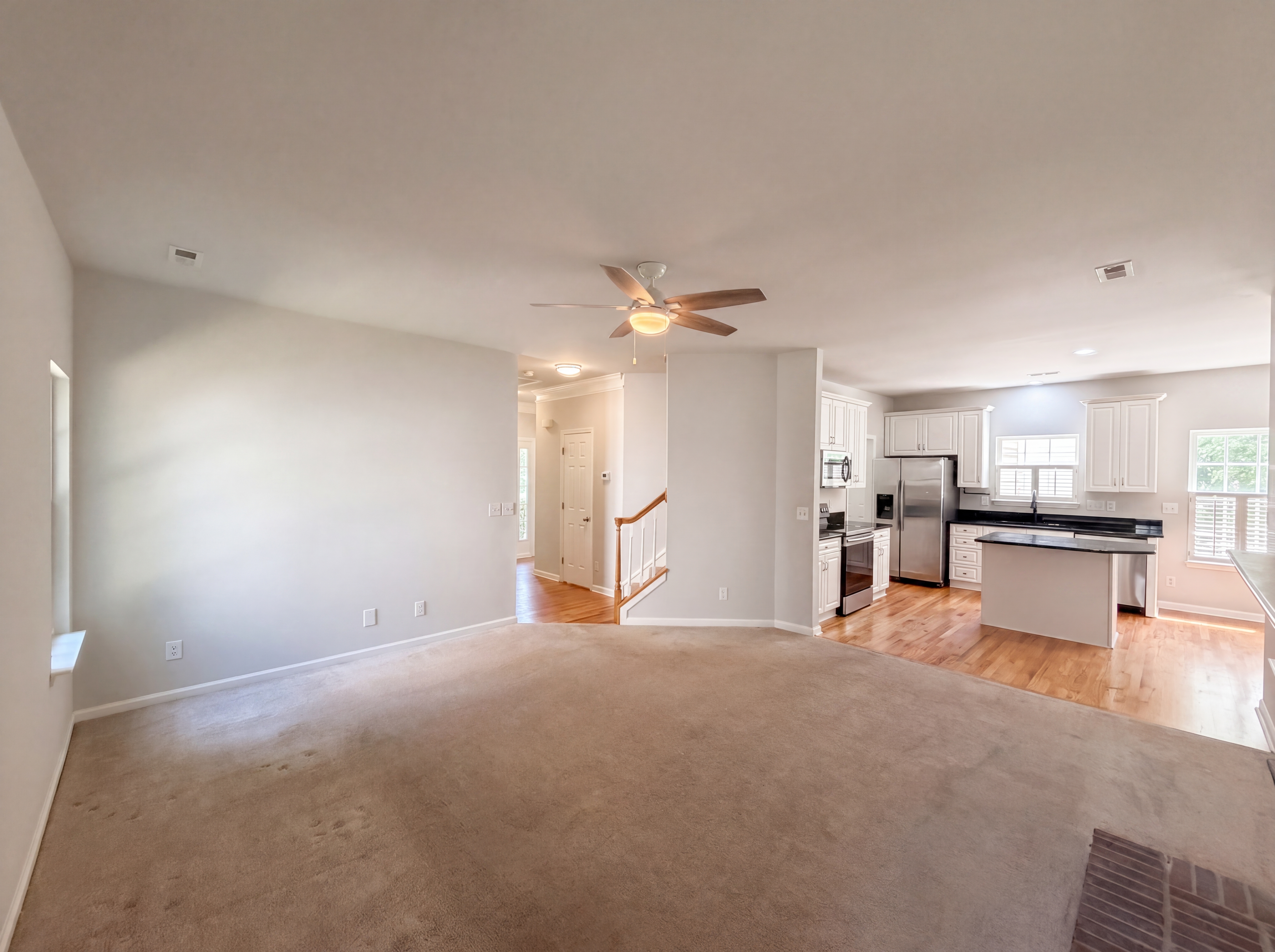 Photo 3 of 19 of 2916 Pinewood Hill Dr, Matthews, NC
