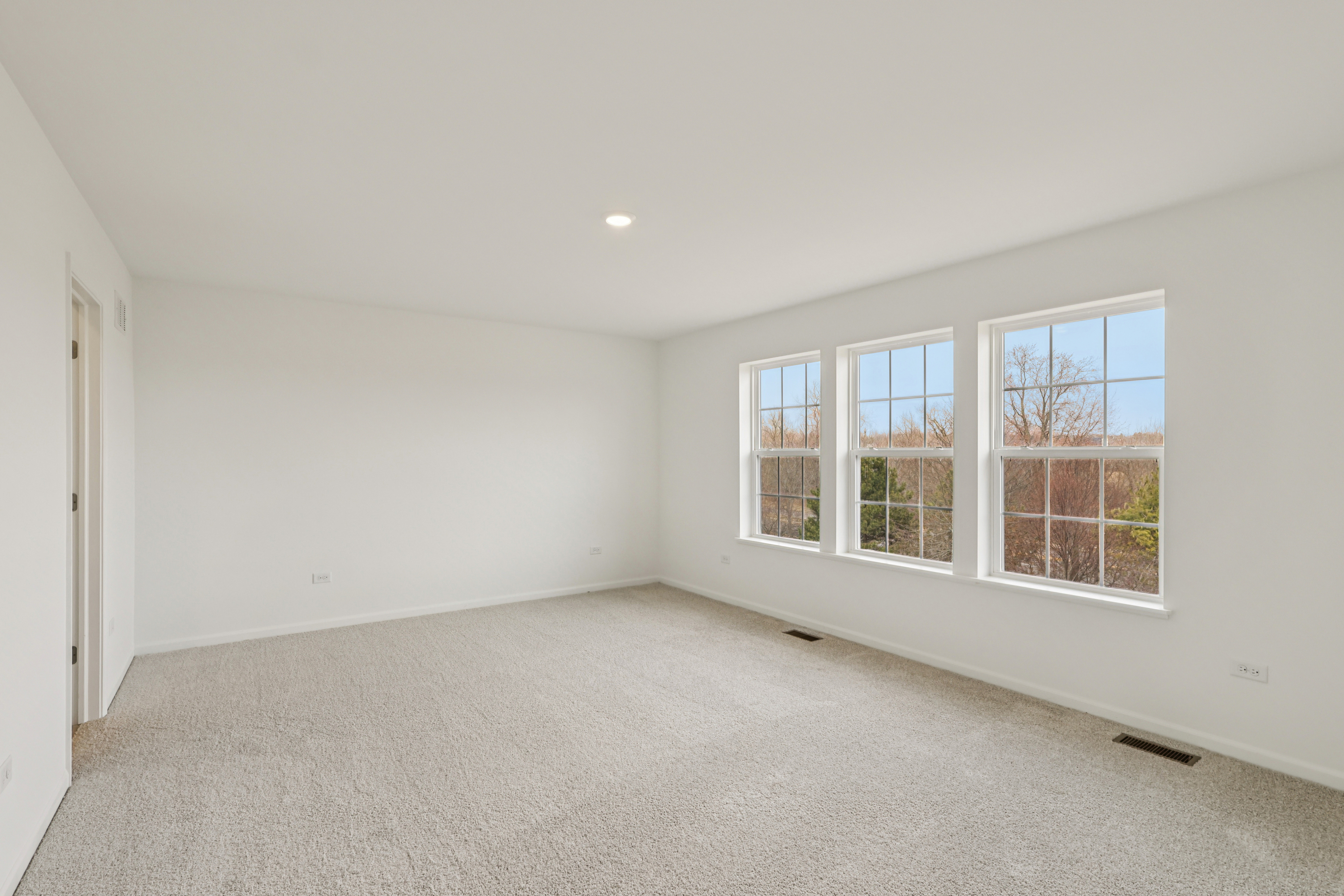 Photo 7 of 45 of 3100 Holden St, Elgin, IL