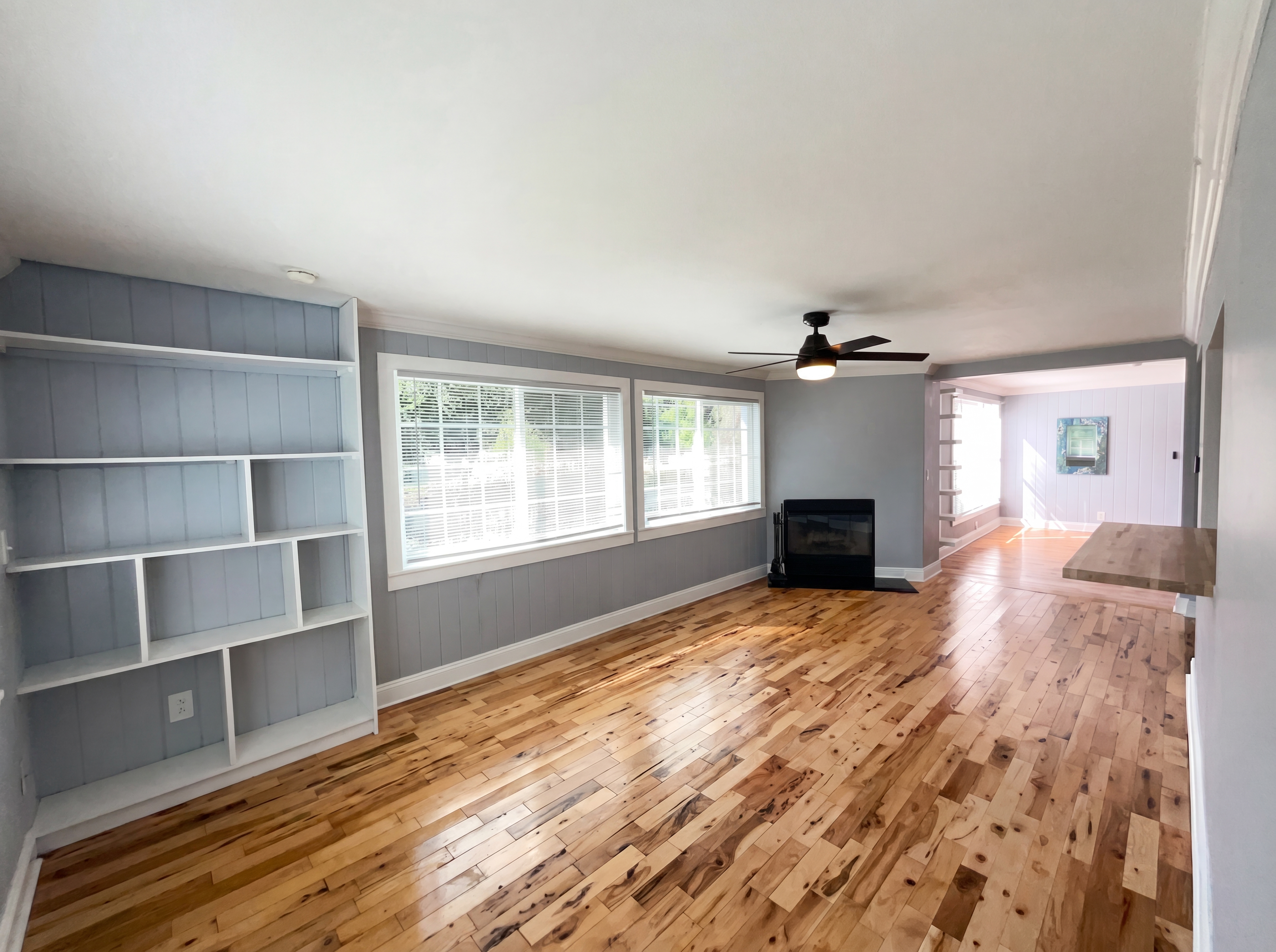 Photo 3 of 42 of 302 E Drury Ave, Kissimmee, FL