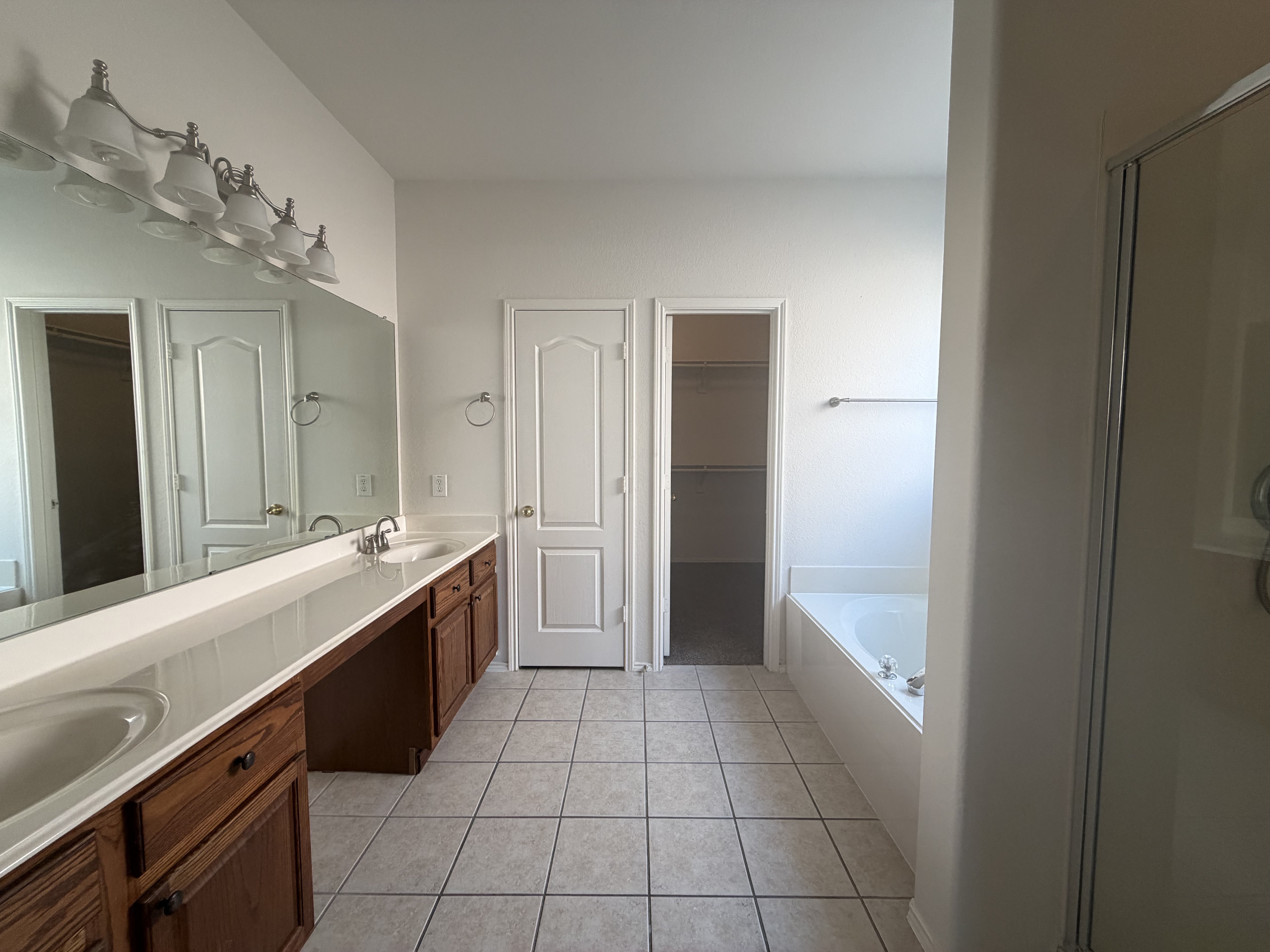 Photo 12 of 27 of 1304 Grapevine Dr, Allen, TX