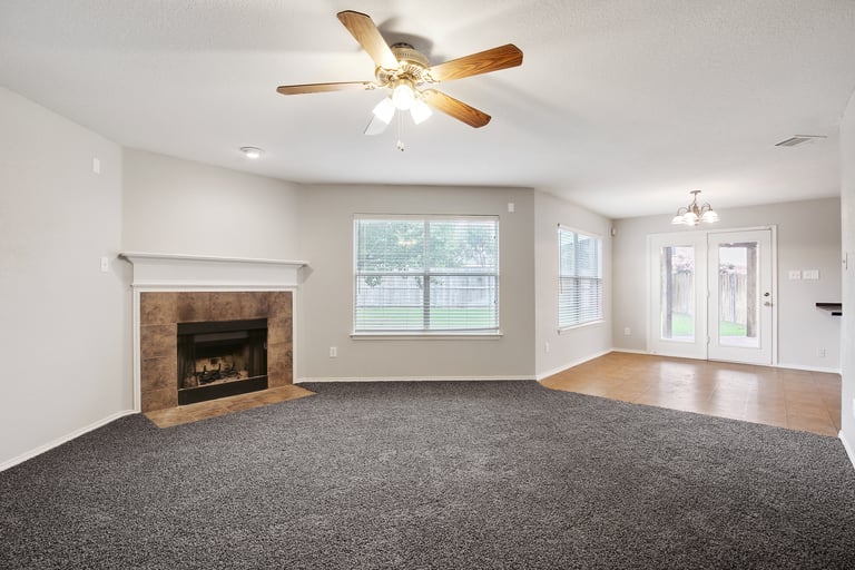 Photo 12 of 32 - 712 Partridge Dr, Fort Worth, TX 76131