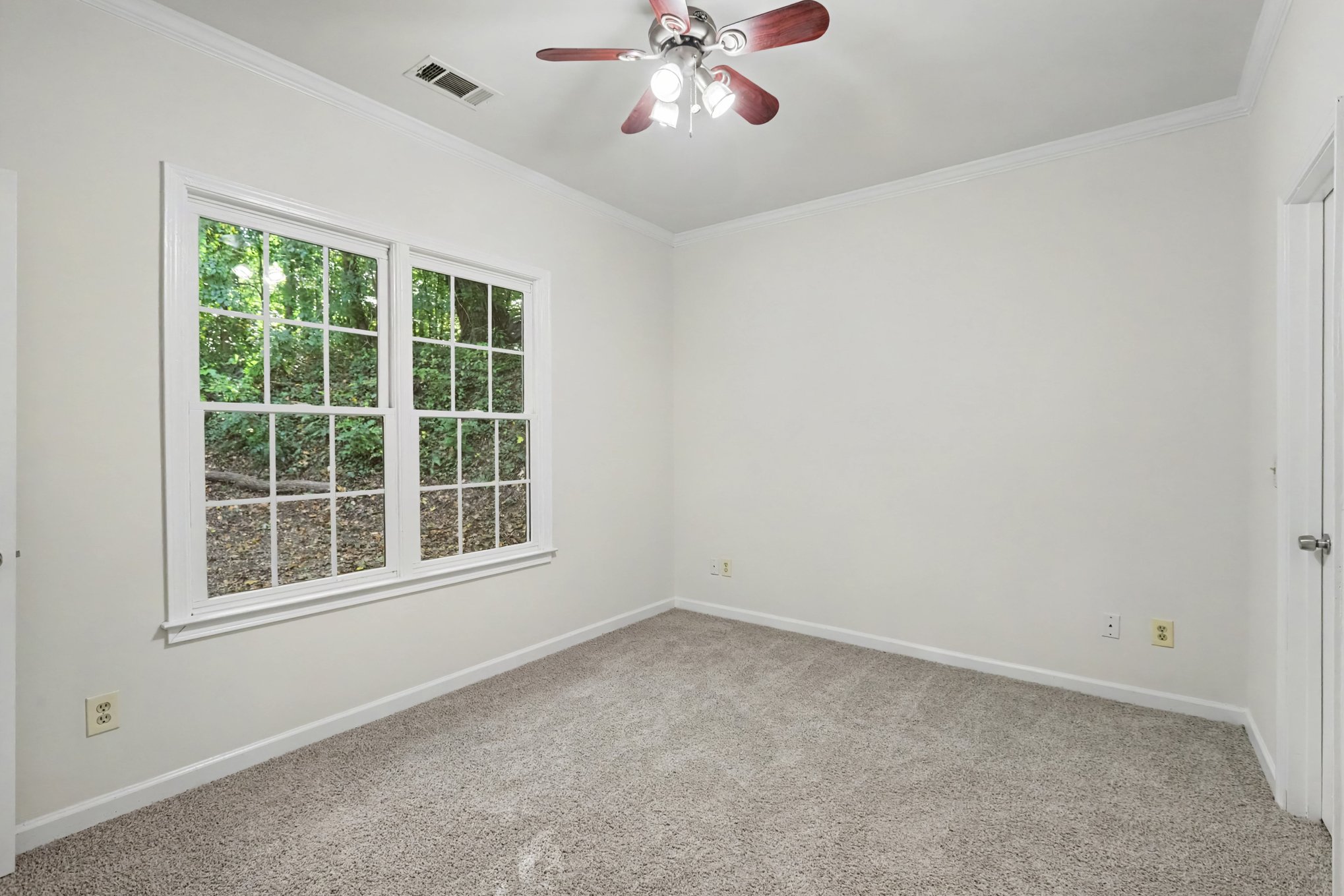 Photo 14 of 20 of 5818 Cobb Mdw, Norcross, GA