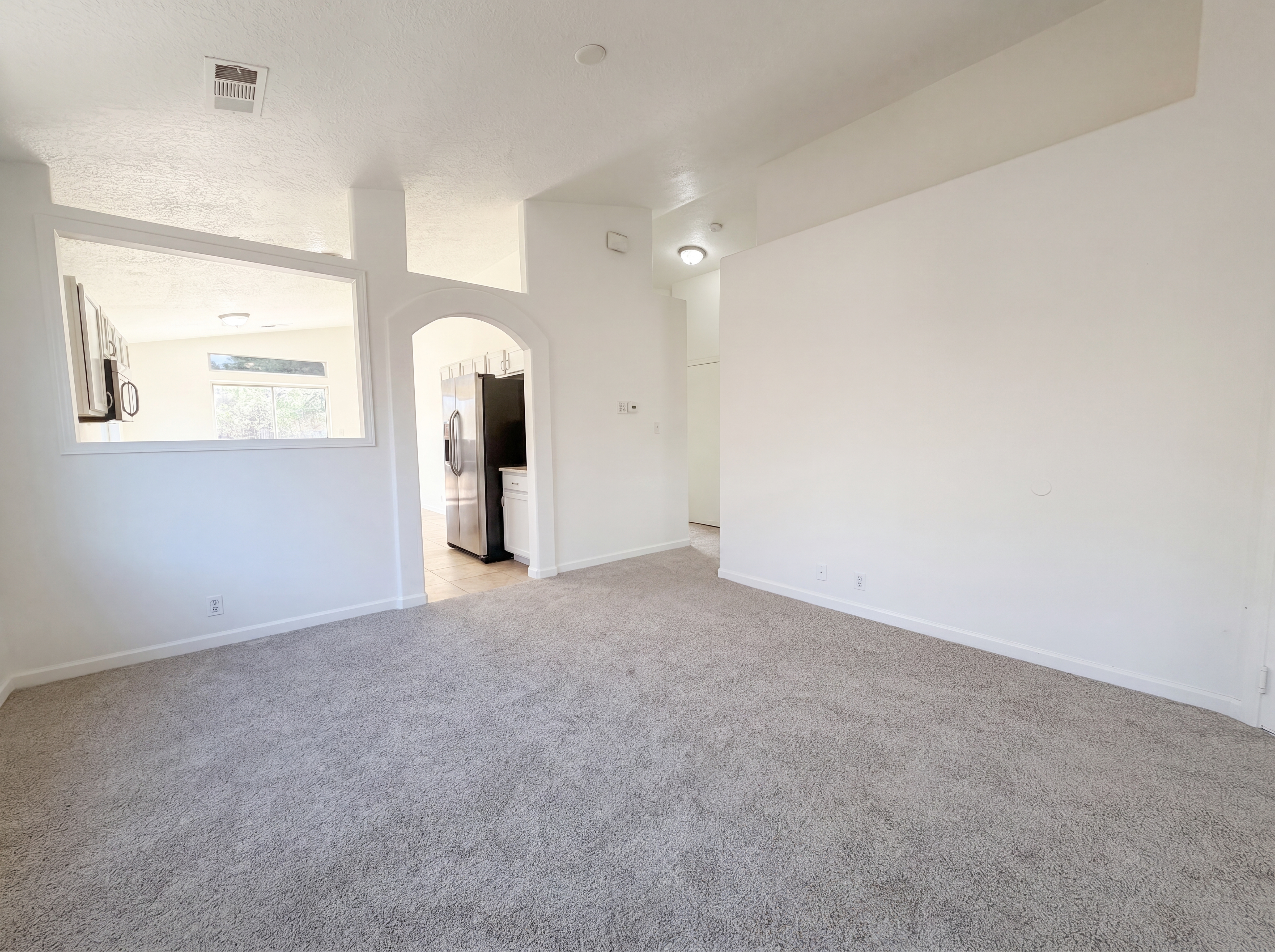 Photo 3 of 17 of 6948 Angela Dr NE, Rio Rancho, NM