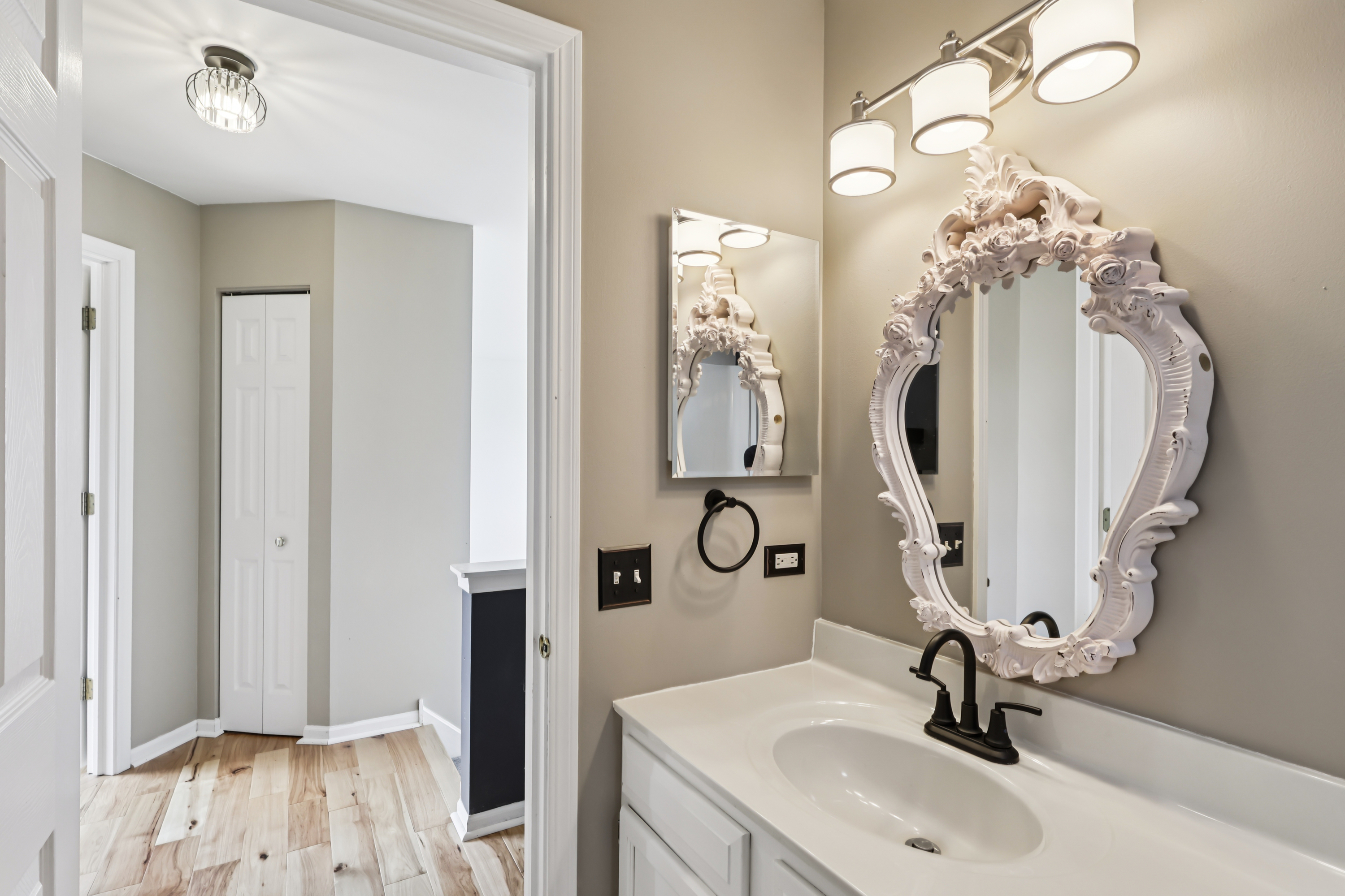 Photo 6 of 39 of 257 Indian Ridge Ln, Lake Villa, IL