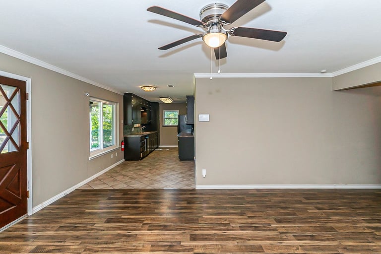 Photo 11 of 23 - 1500 Arvel Cir, Azle, TX 76020