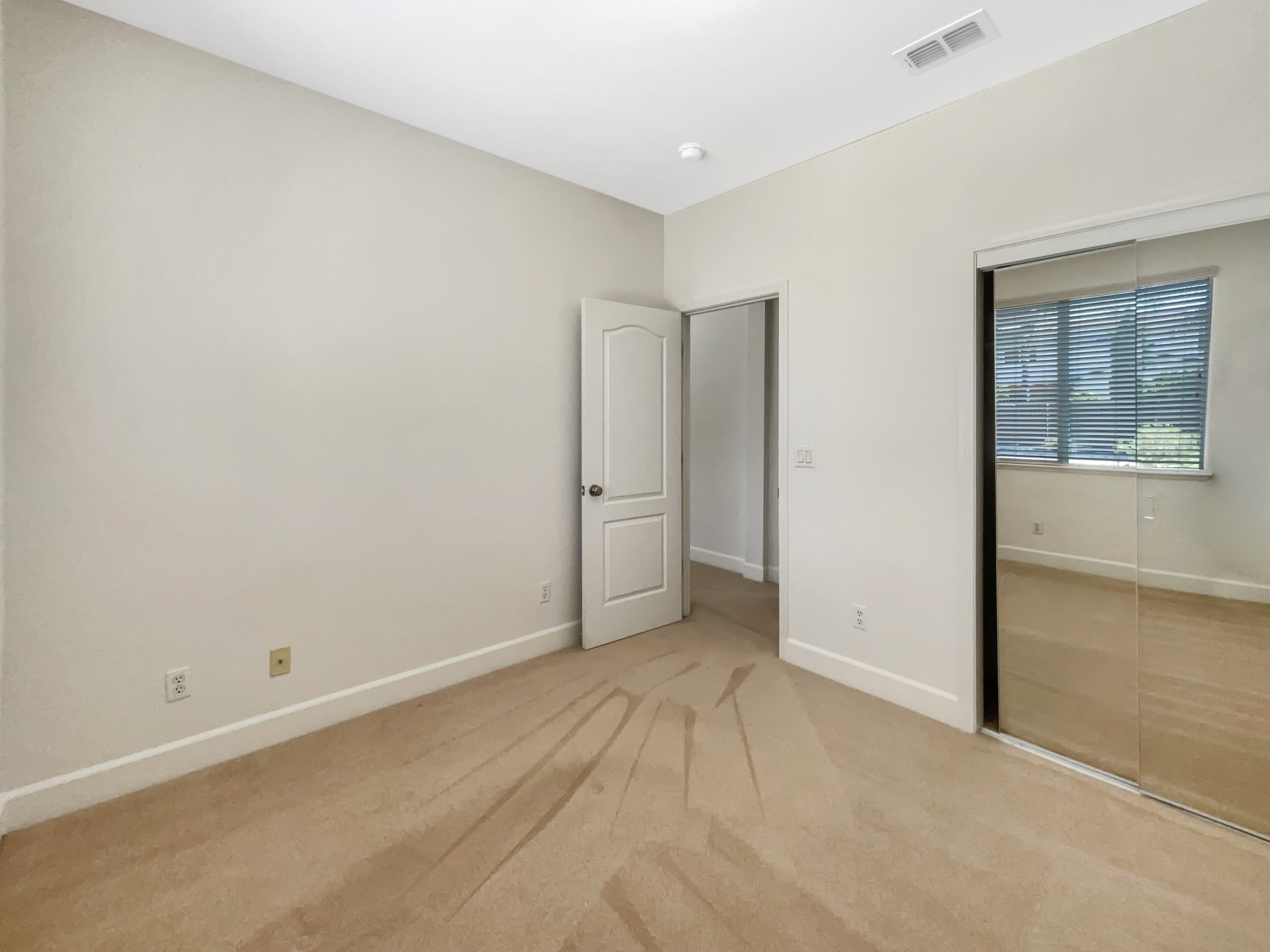 Photo 20 of 47 of 1709 Monte Vista Ct, West Sacramento, CA