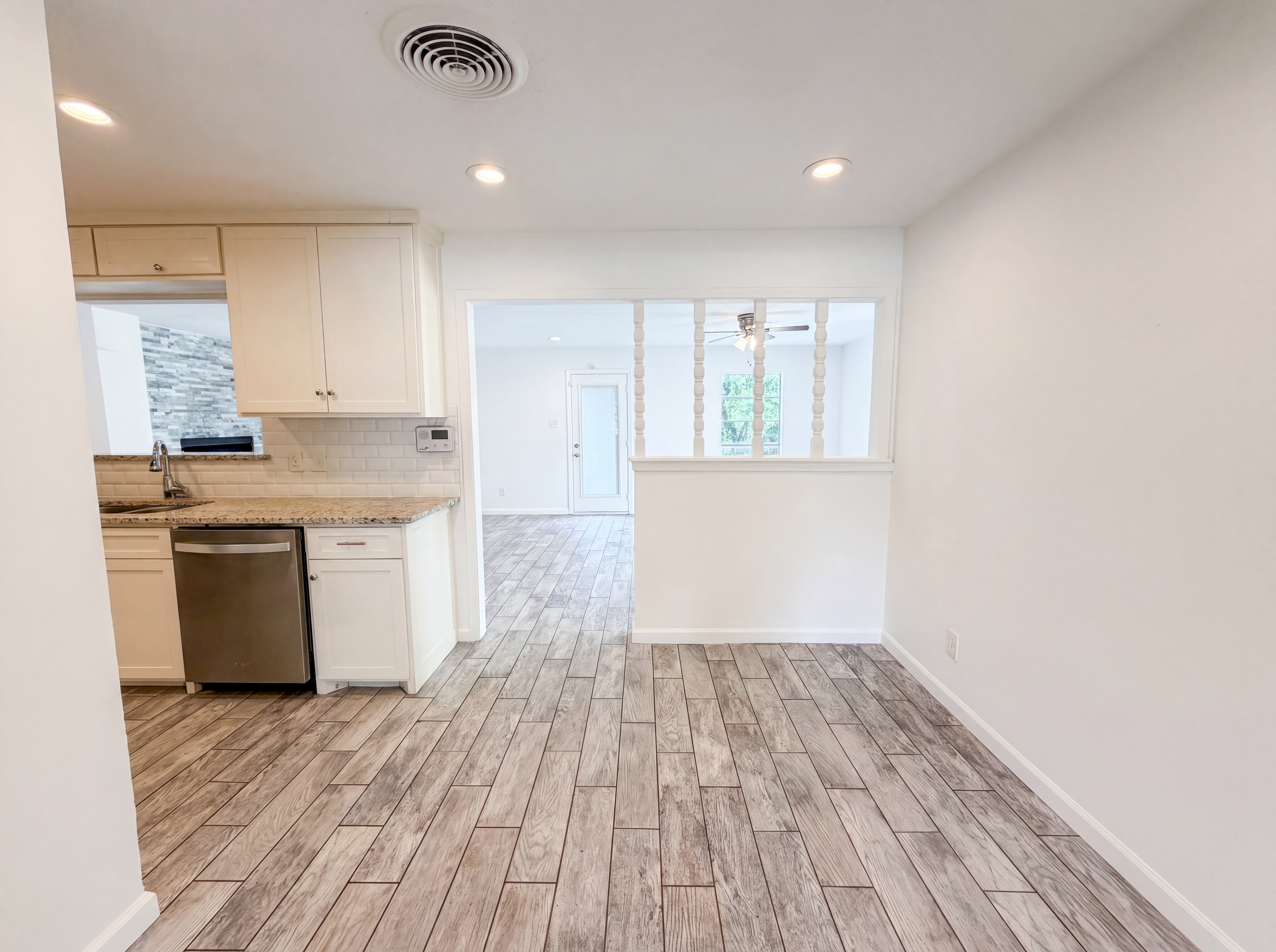 Photo 8 of 16 of 5412 Conroy St, Fort Worth, TX