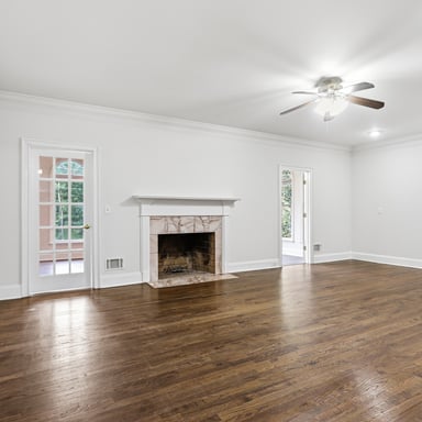 Property photo 3 of 1102 Timber Glen Ct SW