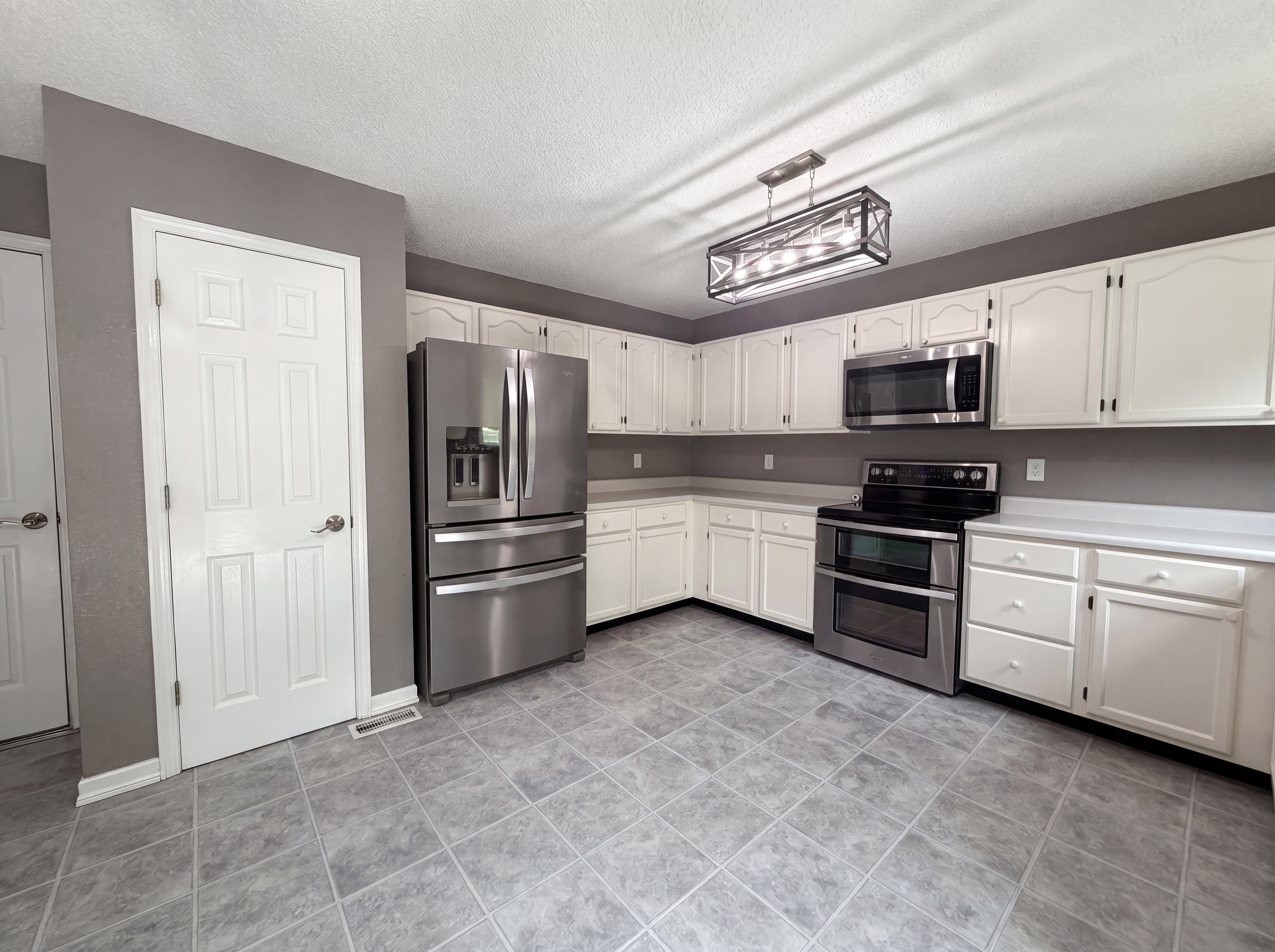 Photo 6 of 21 of 912 Mill Creek Dr, Imperial, MO