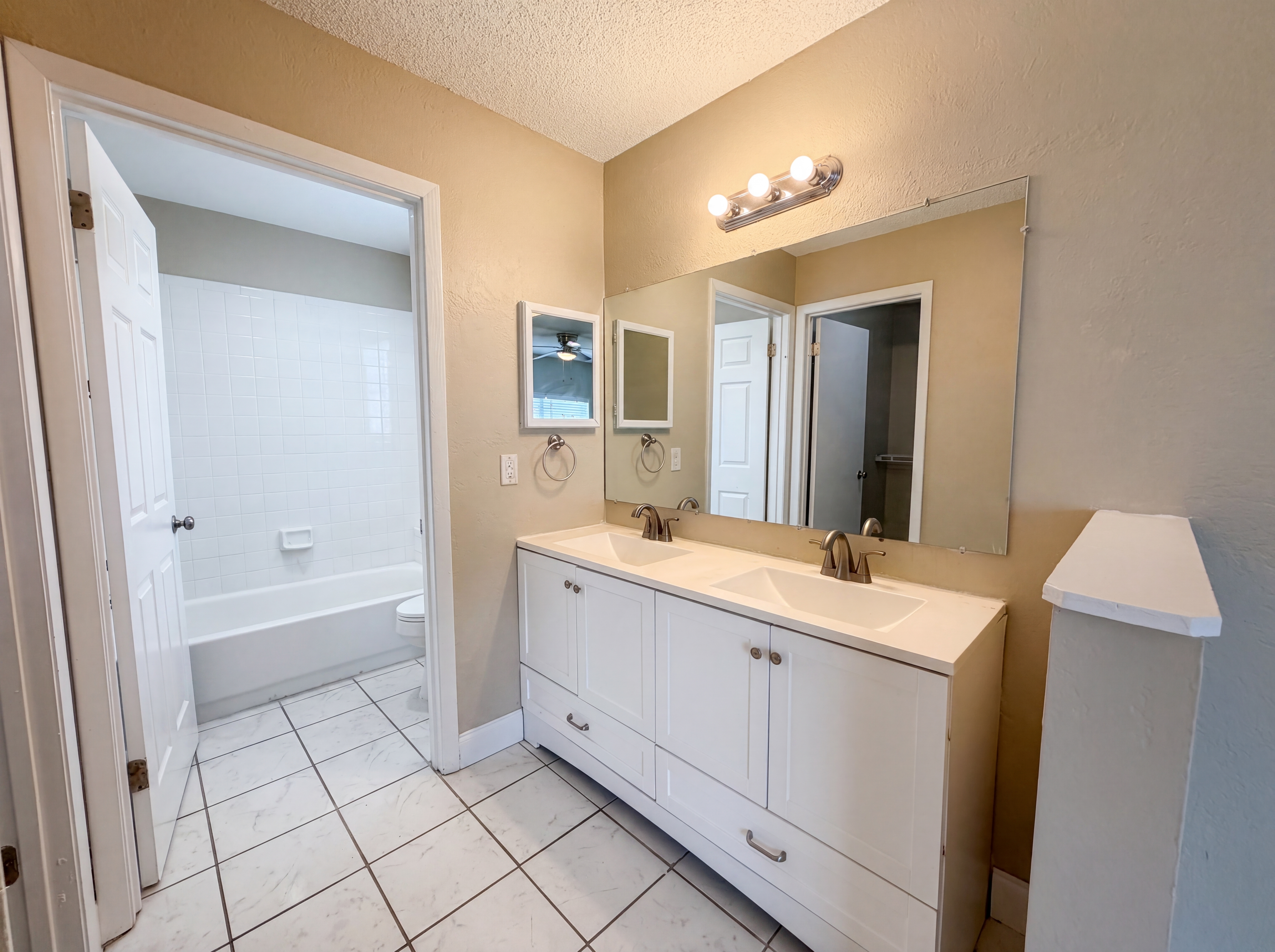 Photo 10 of 25 of 5447 Blueberry Dr, Orlando, FL