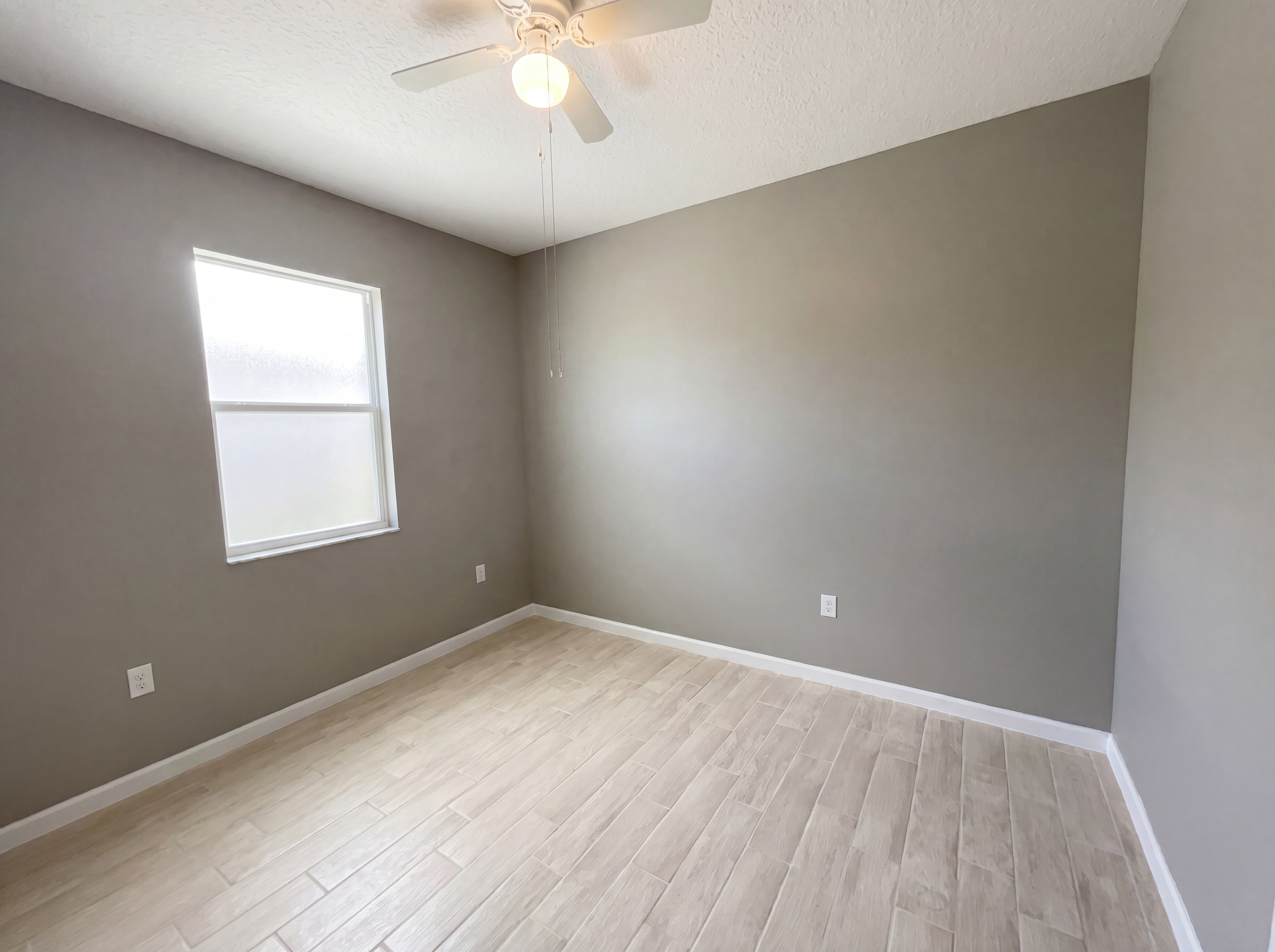 Photo 13 of 29 of 2526 W End Dr, Saint Cloud, FL