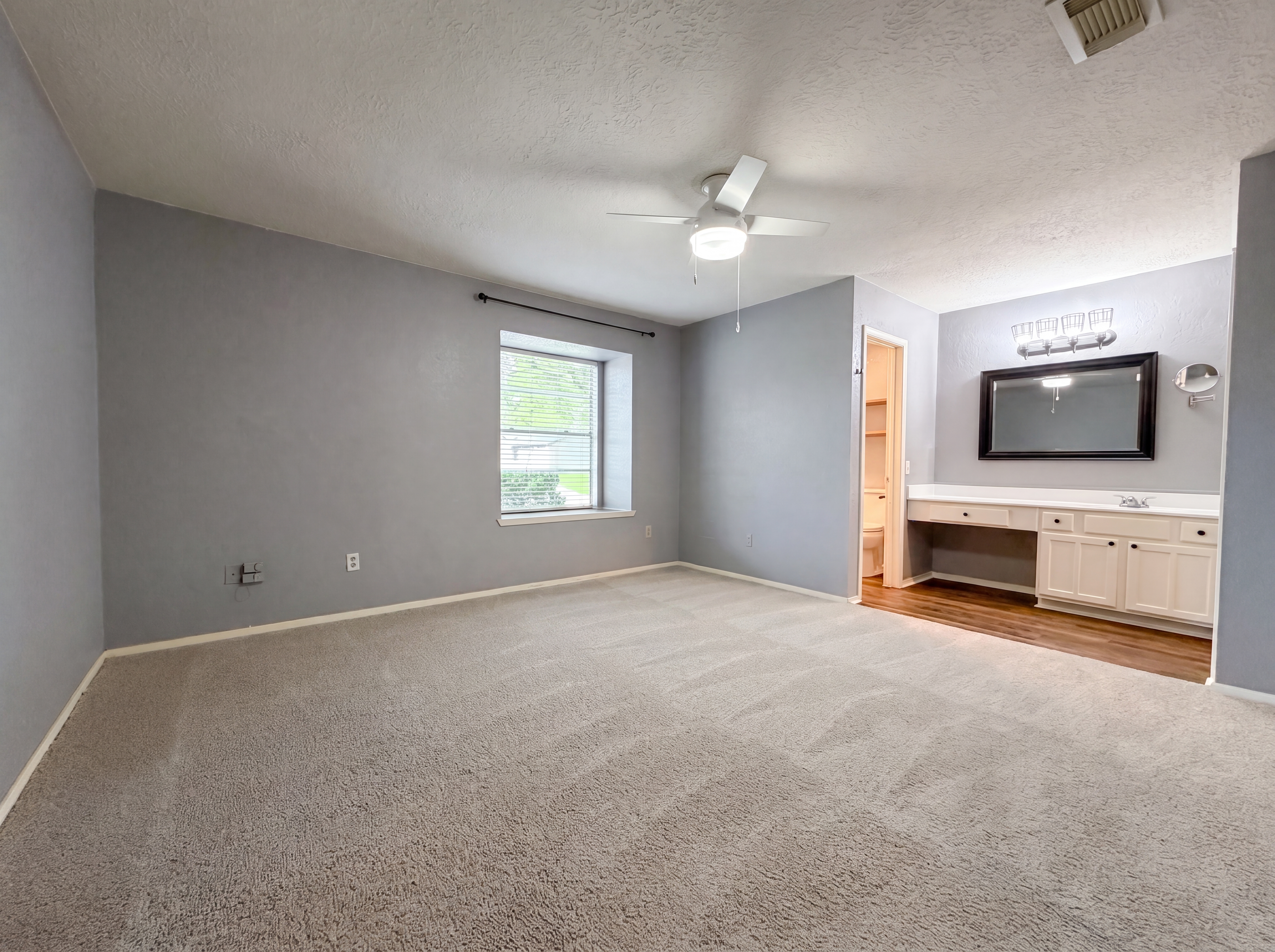 Photo 4 of 17 of 6710 Renfro Dr, Richmond, TX