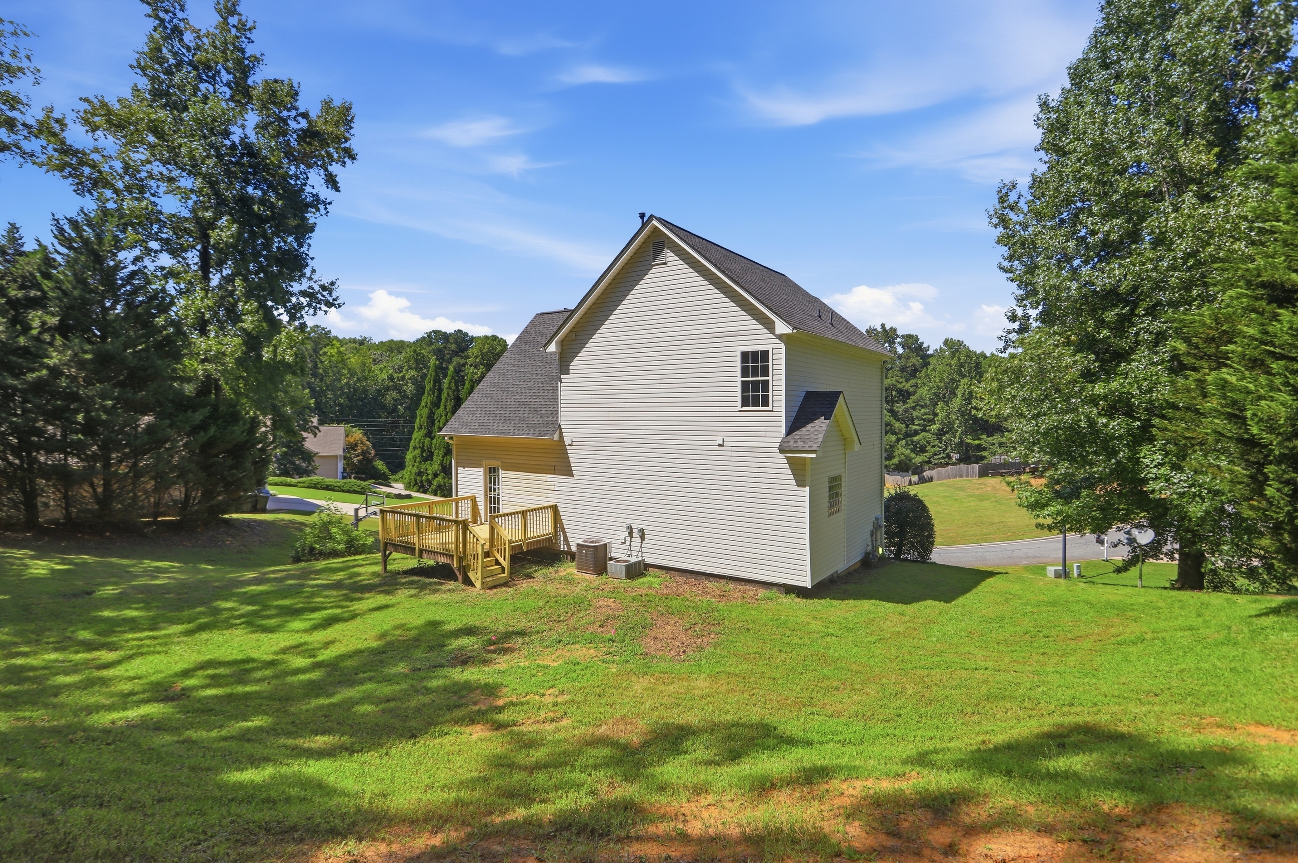 Photo 33 of 36 of 44 Fairwood Dr, Dallas, GA