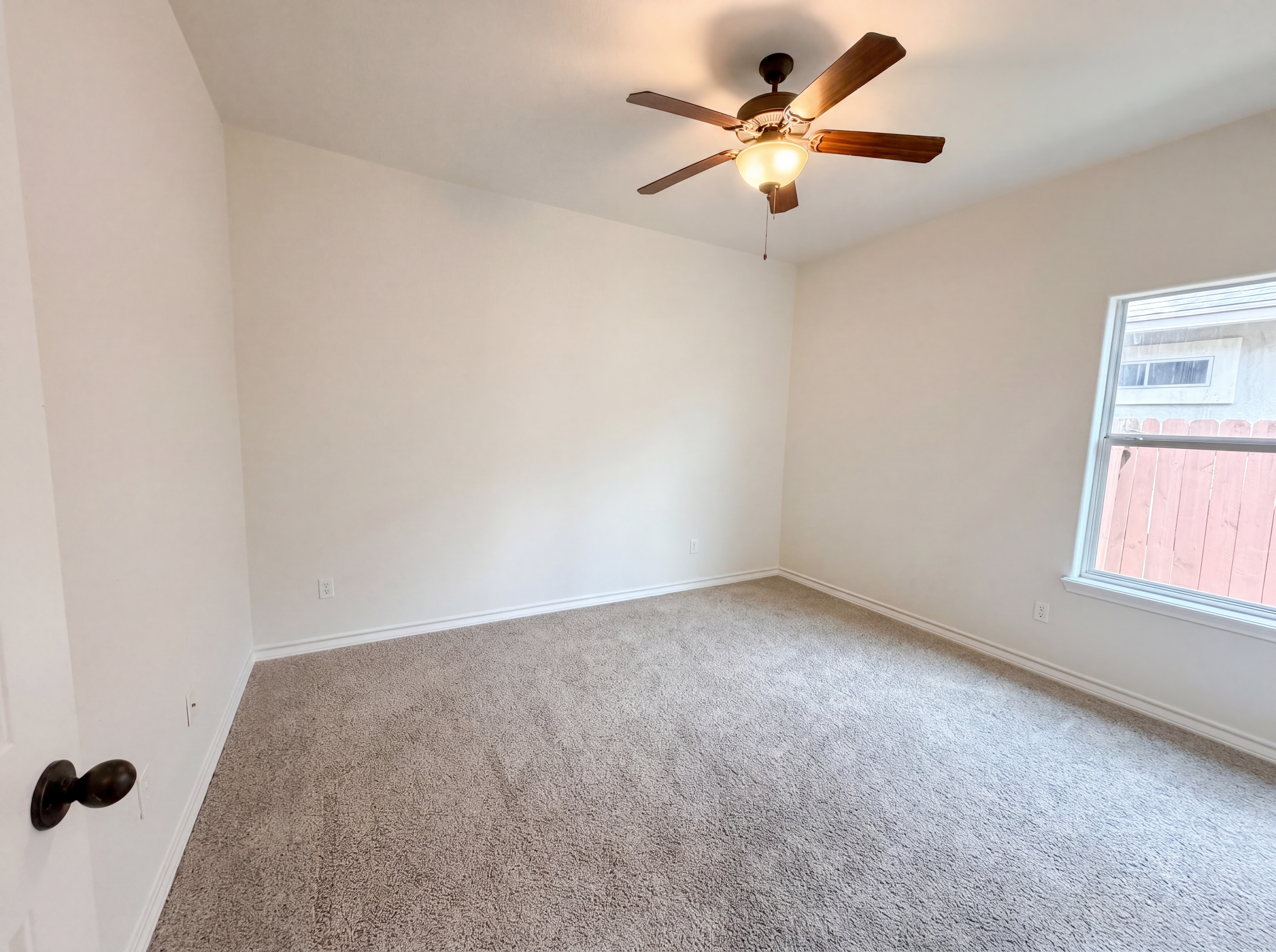Photo 11 of 20 of 5721 Loire Blvd, Corpus Christi, TX