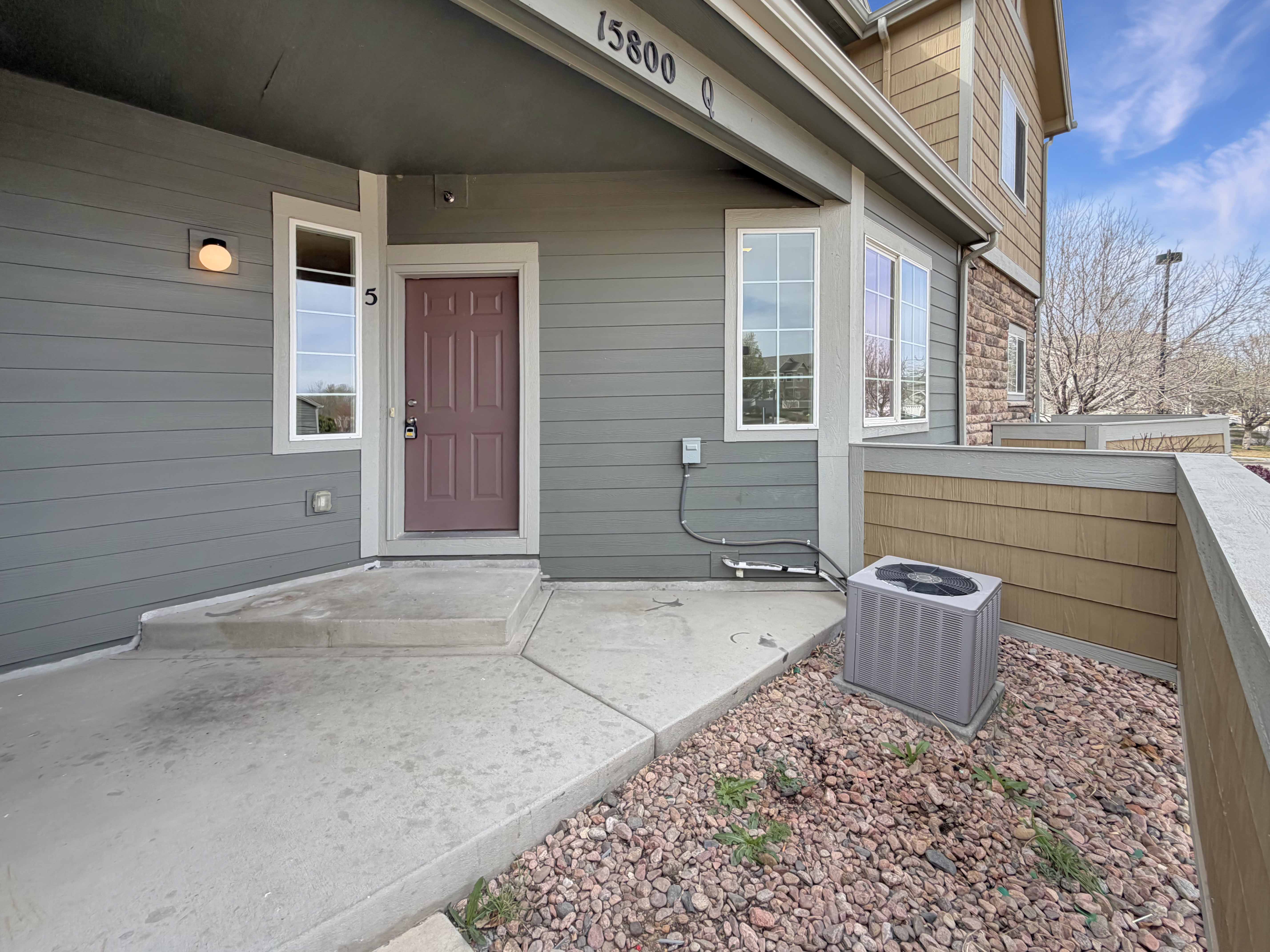 Photo 5 of 32 of 15800 E 121st Ave, Lochbuie, CO