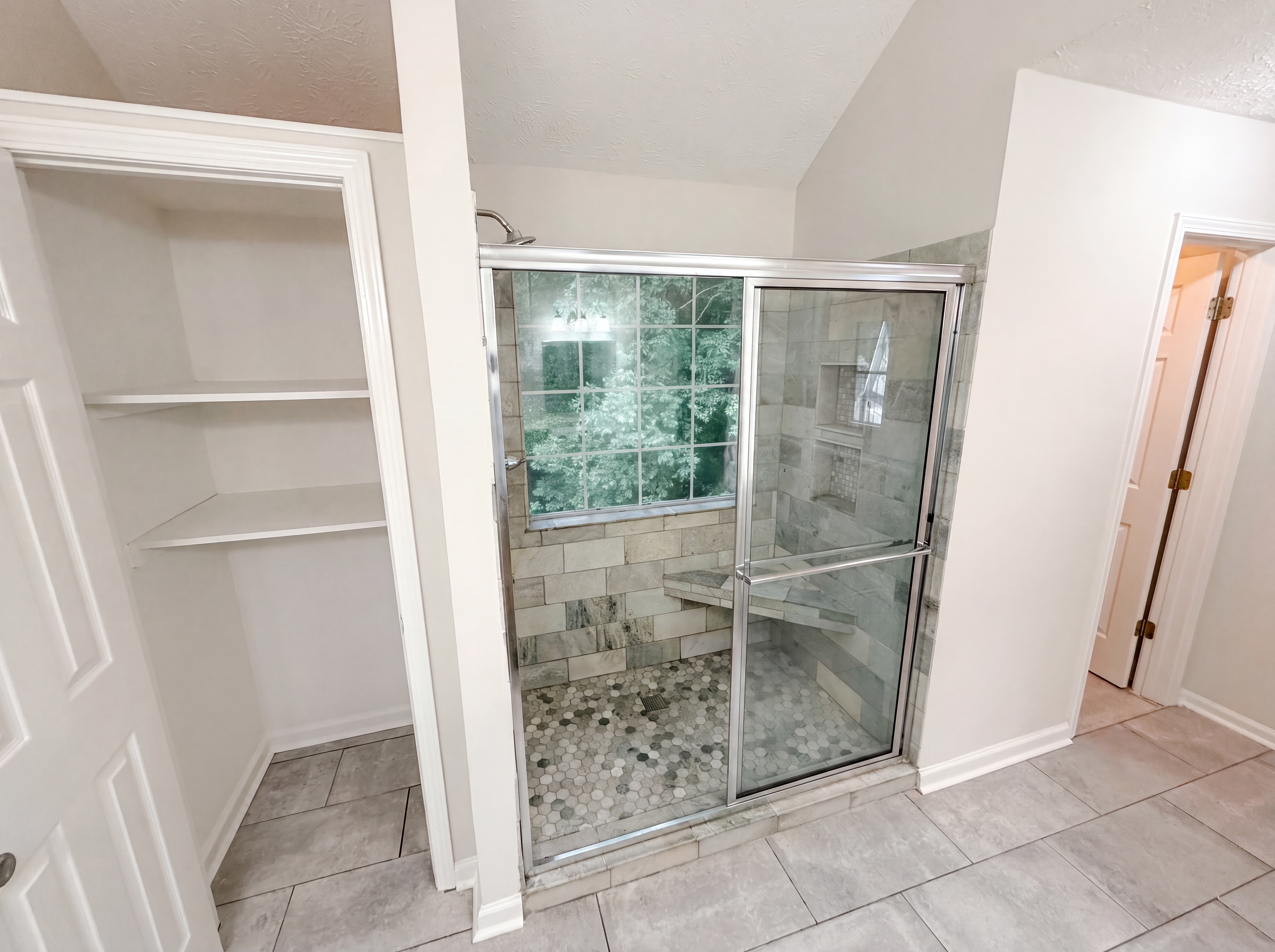 Photo 33 of 50 of 1800 Ivy Stone Ct, Buford, GA