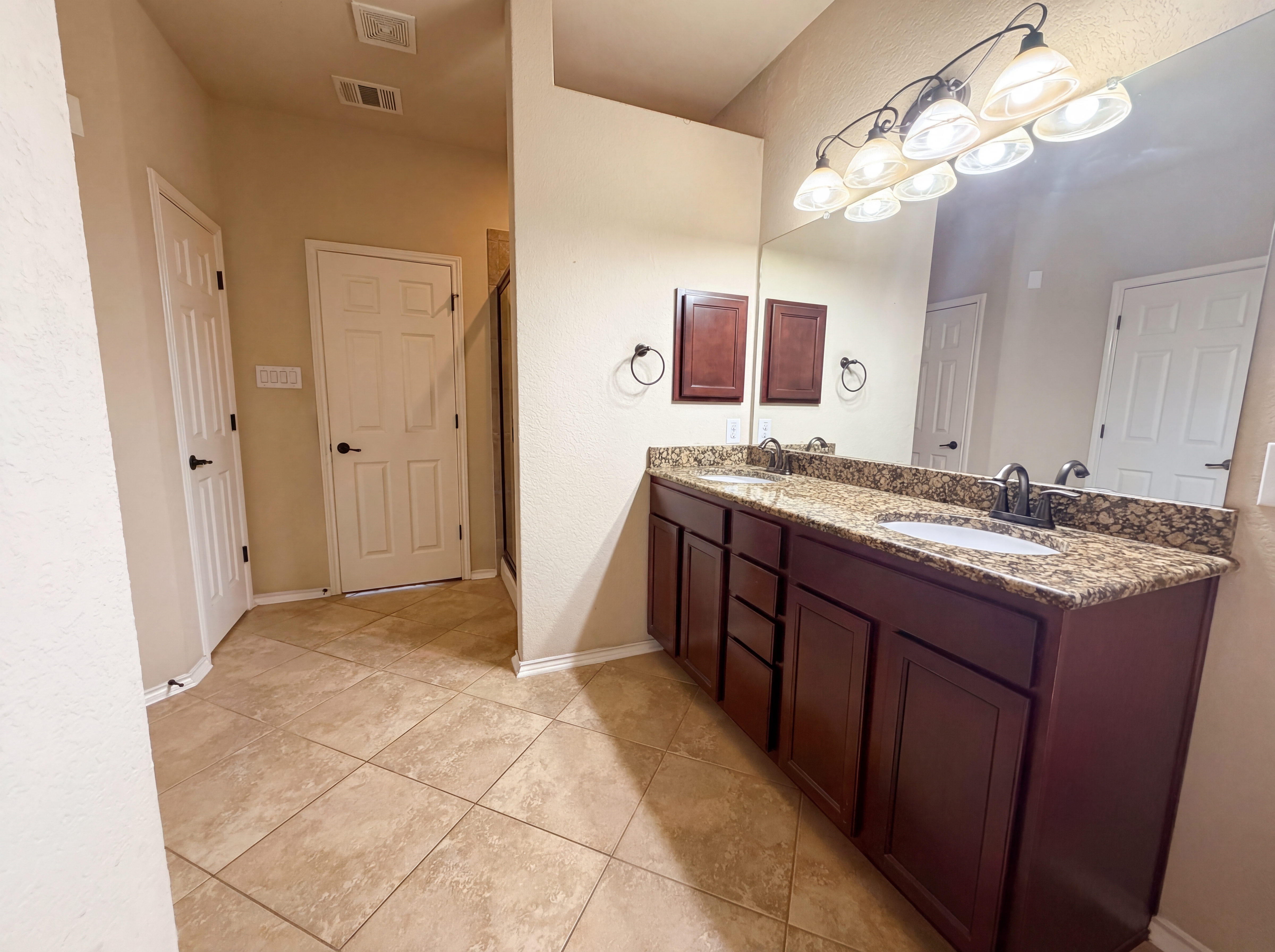 Photo 16 of 22 of 6941 Laura Hts, Schertz, TX