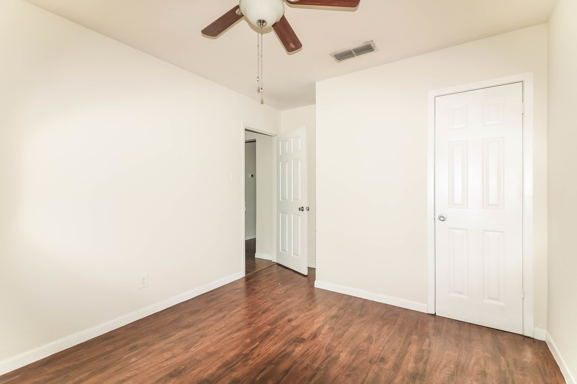 Photo 6 of 21 of 306 N Houston St, Aransas Pass, TX